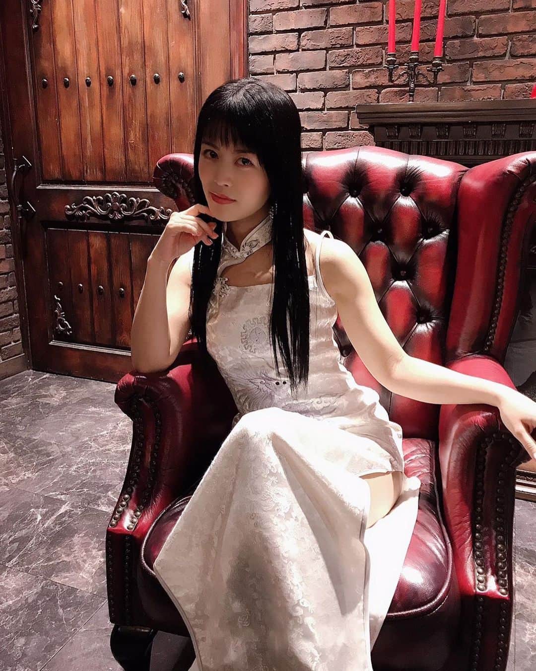 相羽あいなのインスタグラム：「Instagram！ フォロワー様9万人ありがとうございます♪ これからもよろしくお願いします♡♡ 最近撮ったお写真どどーん！ #ainstagram  #stayhome  #これからお家でのお写真増える #フォロワー様に感謝」
