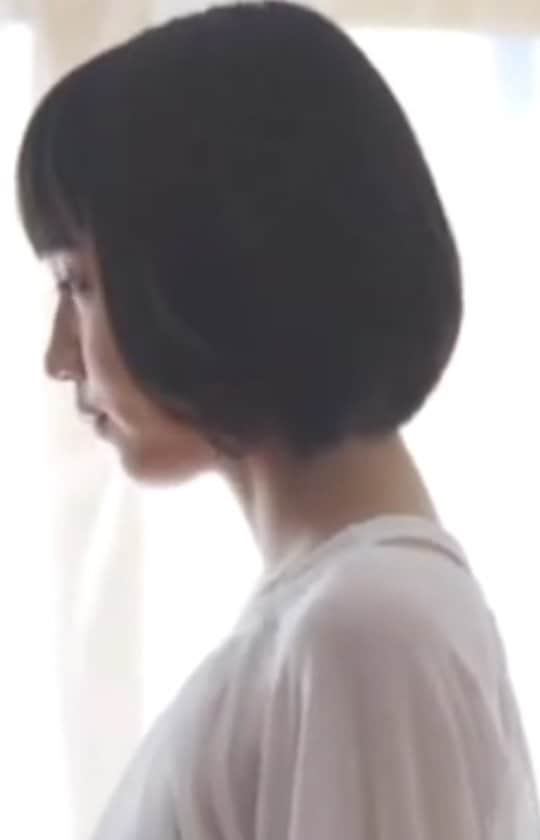 のインスタグラム：「里帆ちゃーん😆💕✨ 今日の癒しのお昼の一枚♥️ ❤️今日も癒しの里帆ちゃんで  午後も頑張って下さい❤️❤️ 今日もビックコミックスピリッツの メイキング動画りほぽです😌💓 #吉岡里帆 #りほぽ #りほらー #rihoyoshioka #ビックコミックスピリッツ @riho_yoshioka」