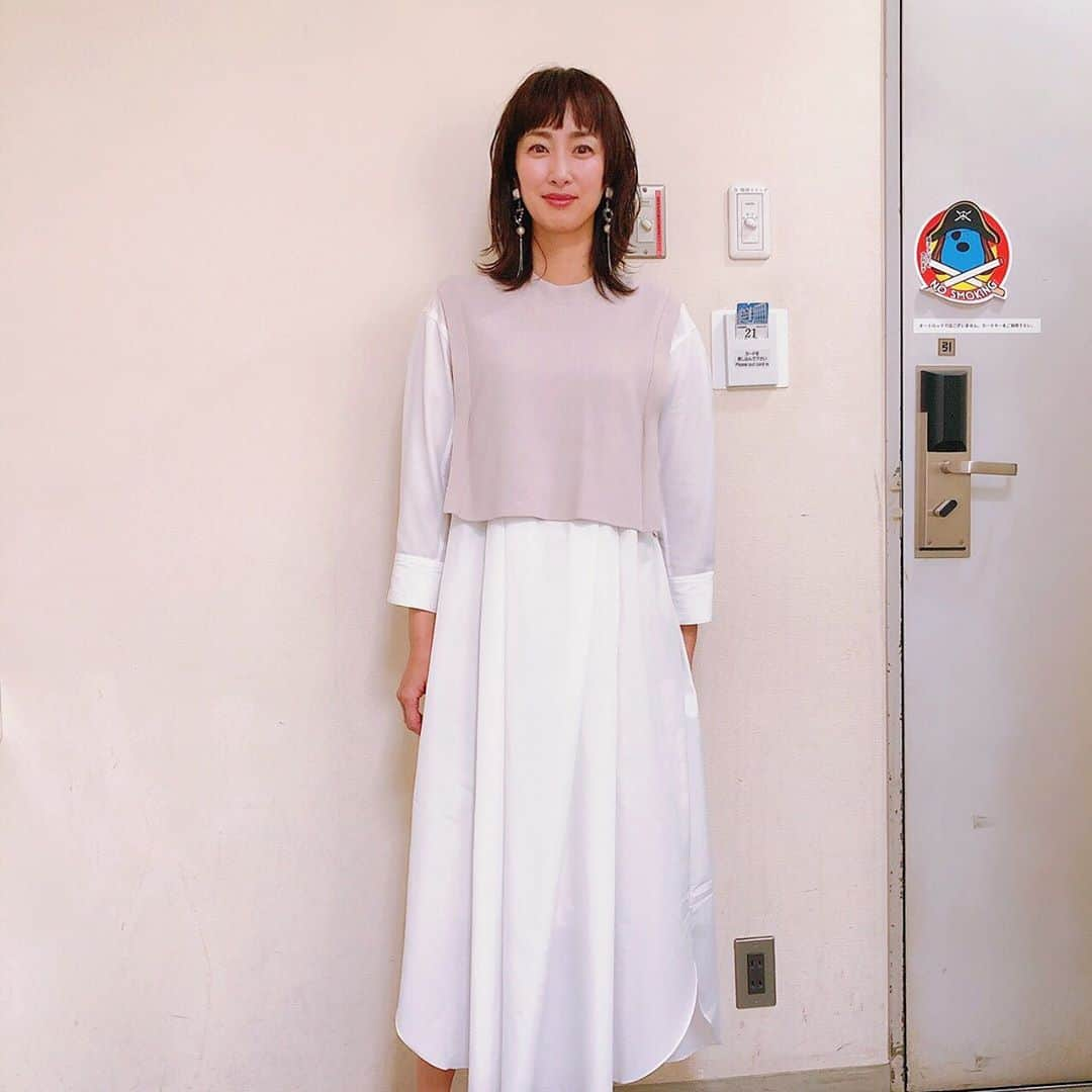 坂下千里子さんのインスタグラム写真 - (坂下千里子Instagram)「ノンストップ衣装 dress... @elendeek  sandal... @lifes_store」4月28日 13時15分 - chiriko_sakashita_official