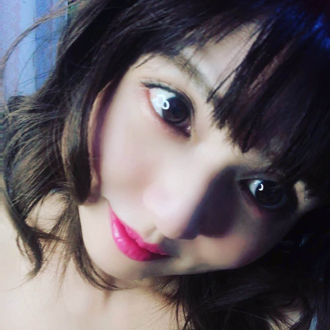 茜結さんのインスタグラム写真 - (茜結Instagram)「目がゼリーみたいに光った！笑笑  41歳 #フォローしてね  #女優  #賞味期限は食べ頃ですグラドル #ミニマム #グラビアアイドル #大人可愛い #maturemodel #urecco #Bitter #グランプリ  #グラビア #1ミリでもいいなと思ったらRT  #フォローしてね #女優 #グラビアアイドル #フォロワー増やしたい #彼女」4月29日 0時16分 - yui10270206