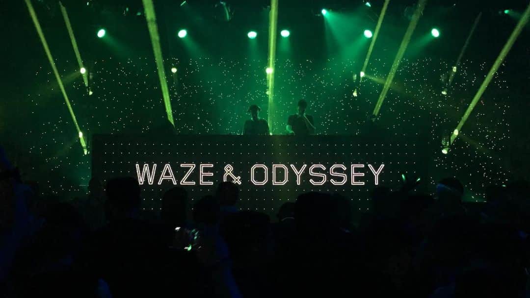 Waze & Odysseyさんのインスタグラム写真 - (Waze & OdysseyInstagram)「Hope everyone is staying safe and happy. It’s not the easiest of times but this brought a smile to our faces - when we DJ-Ed @beyondwland in California with @armandvanhelden @kink303 ! So much fun and a great crew of friends along for the ride 🤟and Armand - what a hero!! Stay safe friends x」4月28日 17時19分 - sergesantiagodj
