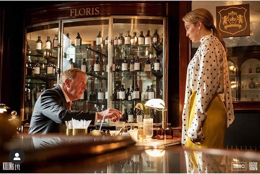 フローリスさんのインスタグラム写真 - (フローリスInstagram)「Did you spot Villanelle at our perfumery at 89 Jermyn Street on @killingeve yesterday? We look forward to welcoming our bespoke customers back soon (even the assassins) #FlorisLondon #KillingEve #ScentOfAWoman #BespokeFragrance #BritishPerfumers」4月28日 17時42分 - florislondon