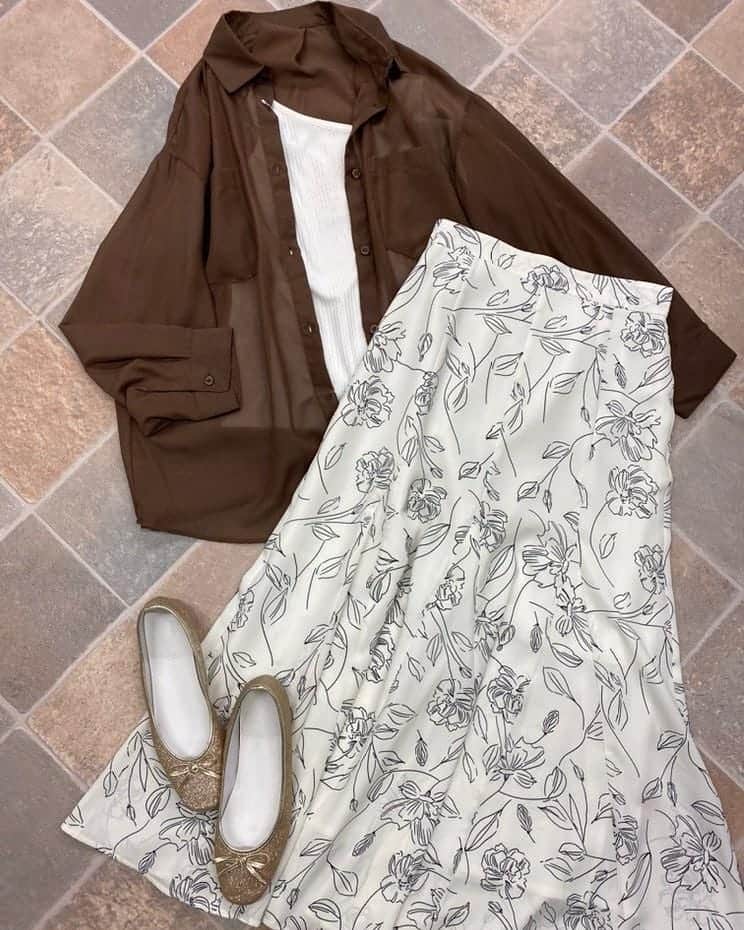 のインスタグラム：「【さらっと羽織れるトレンドのシアーシャツ💗】　﻿﻿﻿﻿﻿﻿﻿﻿﻿﻿﻿﻿﻿﻿﻿﻿﻿﻿﻿ ﻿﻿﻿﻿﻿﻿﻿﻿﻿﻿﻿﻿﻿﻿﻿﻿﻿﻿﻿﻿﻿﻿﻿﻿﻿﻿﻿﻿﻿﻿﻿﻿﻿﻿﻿﻿﻿﻿﻿﻿﻿﻿﻿﻿﻿﻿﻿﻿﻿﻿﻿﻿﻿﻿﻿﻿﻿﻿﻿﻿﻿﻿﻿﻿﻿﻿﻿﻿﻿﻿﻿﻿﻿﻿﻿﻿﻿﻿﻿﻿﻿﻿﻿﻿﻿﻿﻿﻿﻿﻿﻿﻿﻿﻿﻿﻿﻿﻿﻿﻿﻿﻿﻿﻿﻿﻿﻿﻿﻿﻿﻿﻿﻿﻿﻿﻿﻿﻿﻿﻿﻿﻿ ▫️シアーBIGシャツ﻿ ▫️#210619﻿ ▫️￥2,900+tax﻿﻿﻿﻿﻿﻿﻿﻿﻿﻿﻿﻿﻿﻿﻿﻿﻿﻿﻿﻿﻿﻿﻿﻿﻿﻿﻿﻿﻿﻿﻿﻿﻿﻿﻿﻿﻿﻿﻿﻿﻿ ﻿▫️5色展開﻿﻿﻿﻿﻿﻿﻿﻿﻿﻿ ﻿　﻿﻿﻿﻿﻿﻿﻿﻿﻿ ﻿﻿﻿﻿﻿ ﻿ ほんのり透け感のあるシアーアイテムは注目のトレンドアイテム😍🧡﻿ ﻿ リラックスした雰囲気のビッグシルエットは合わせるインナー次第で様々着こなしを楽しめます✔️🌟﻿ ﻿ ﻿﻿ リブのタンクトップやキャミソール、ロゴTシャツなどをインナーにして着るのがオススメ❣️﻿ ﻿ ﻿ #ingni ﻿﻿﻿﻿﻿﻿﻿﻿﻿﻿﻿﻿﻿﻿﻿﻿﻿﻿﻿﻿﻿﻿﻿﻿﻿﻿﻿﻿﻿﻿﻿﻿﻿﻿﻿﻿﻿﻿﻿﻿﻿﻿﻿﻿﻿﻿﻿﻿﻿﻿﻿﻿﻿﻿﻿﻿﻿﻿﻿﻿﻿﻿﻿﻿﻿﻿﻿﻿﻿﻿﻿﻿﻿﻿﻿﻿﻿﻿﻿﻿﻿﻿﻿﻿﻿﻿﻿﻿﻿﻿﻿﻿﻿﻿﻿﻿﻿﻿﻿﻿﻿﻿﻿﻿﻿﻿﻿﻿﻿﻿﻿﻿﻿ #トップス#ニット#大人#置き画 #置き画倶楽部#トレンド#可愛い#お洒落#プチプラ#ootd #きょこ #お洒落さんと繋がりたい#ss﻿﻿﻿﻿﻿﻿﻿﻿﻿﻿﻿﻿﻿﻿﻿﻿﻿﻿﻿﻿﻿﻿﻿﻿﻿﻿﻿﻿﻿﻿﻿﻿﻿﻿﻿﻿﻿﻿﻿﻿﻿﻿﻿﻿﻿﻿﻿﻿﻿﻿﻿﻿﻿﻿﻿﻿﻿﻿﻿﻿﻿﻿﻿ #カジュアル#いいね#insta#fashion#シミラールック#かわいい#ファッション﻿﻿﻿﻿﻿﻿#instagood##outfit#girl#folowme﻿﻿﻿﻿﻿﻿﻿﻿﻿﻿﻿﻿﻿#シアー﻿ ﻿﻿﻿﻿﻿﻿﻿﻿﻿﻿﻿﻿﻿#おうち時間#シアーシャツ﻿ ﻿﻿﻿﻿﻿﻿﻿﻿﻿﻿﻿﻿﻿﻿﻿ ﻿﻿﻿﻿」