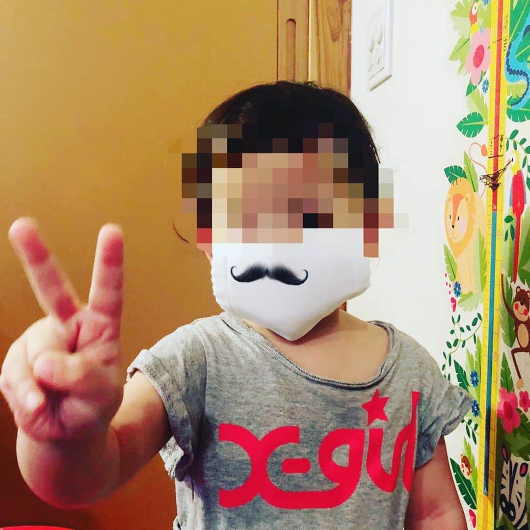 酒井莉加のインスタグラム：「ユキナノマスク☺️ #マスク　#ありがとう　#ママがマスク作れないので嬉しい💕」