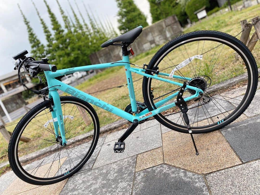 紺野ひかるさんのインスタグラム写真 - (紺野ひかるInstagram)「. Bianchiちゃん🚴🏻‍♂️💙 . Bianchi  C-SPORT1 Full Matt . 乗り心地最高＆フレームかわいい💕 これから沢山この子とお出かけします🥰 . . #紺野ひかる #こんぴか #セクシー女優 #AV女優 #クロスバイク #クロスバイク女子 #bianchi  #bianchibicycles #cスポーツ1 #マットチェレステ」4月28日 17時59分 - konno_hikaru