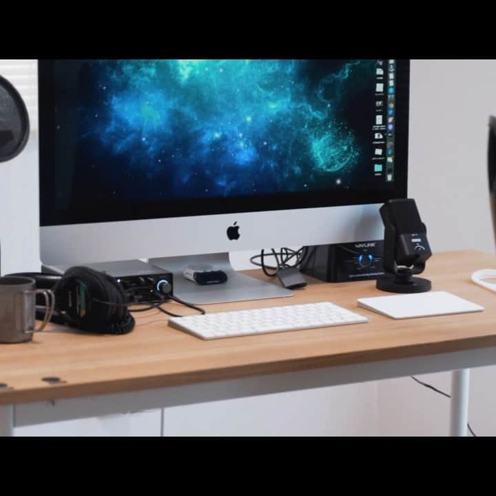のりごとーのインスタグラム：「仕事部屋での一コマ動画  簡単な部屋紹介動画を後日YouTubeで投稿したいと思います😊」