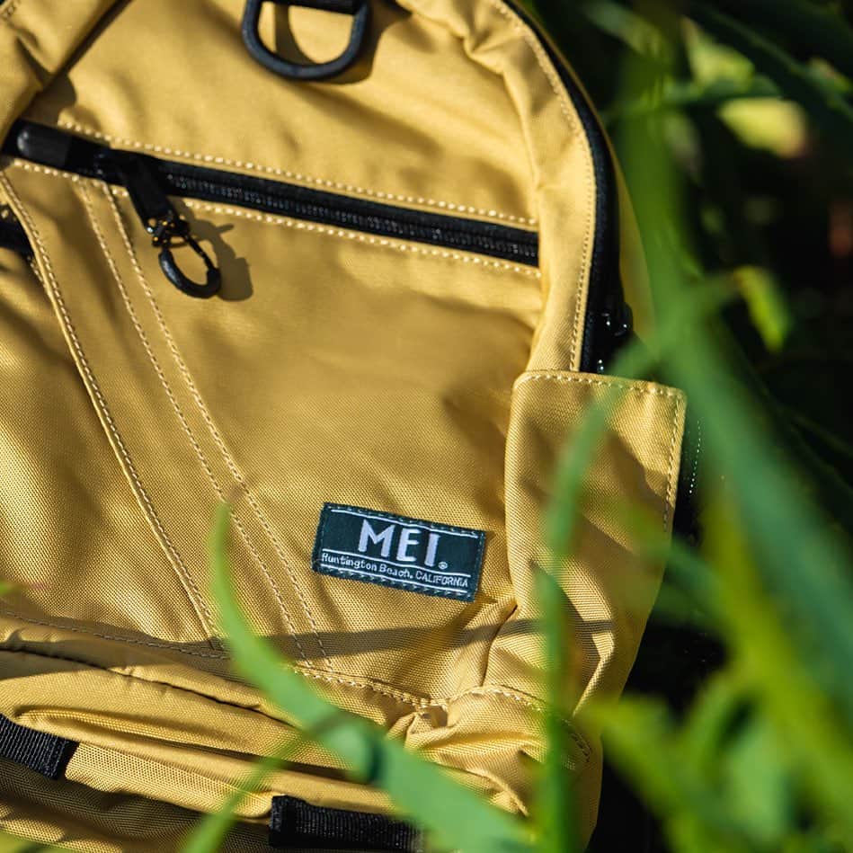 MEI(メイ) のインスタグラム：「MEI / 20SS OLD BASICシリーズ ﻿  MEI-000-200008 ￥6,490(intax) 3色展開 ﻿ ------------------- 商品の詳細は @mei_bag のプロフィールから URLをチェック！ ------------------- ﻿ ﻿ #mei﻿ #mei_bag﻿ #メイ﻿ #メイバッグ ﻿ #japan #tokyo #日本 #リサイクルナイロン #taslan #xpack #サスティナブル #バッグ #リュック #アウトドア #キャンプ #フェス」