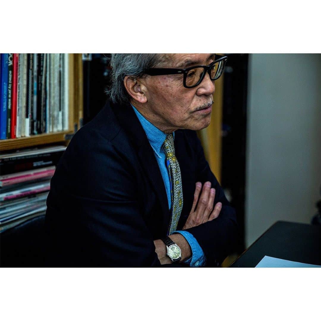 のインスタグラム：「… Vol.15 American Suit GUEST：Hisao Saito from TUBE ・ ＜BEAMS PLUS＞のワードローブになくてはならない普遍的なアイテムを作ってきた識者たちの、見解やエピソードから紐解く知られざる魅力。それは過去の名品を未来のスタンダードへと紡ぐために必要なストーリーであり、＜BEAMS PLUS＞が大切にしたい新しいフィロソフィー。 今回のゲストは、半世紀以上にわたって日本のメンズファッションシーンの中心に身を置き、その歴史を見続けてきたご意見番＜TUBE＞デザイナー・斎藤久夫さん。アメリカンスーツの歴史についてお話しを伺いました。  https://www.beams.co.jp/special/beamsplus/philosophy/vol15/  @beams_plus_harajuku @beams_plus_yurakucho #tube #チューブ #beams #beamsplus #americansuit #suit #philosophy」