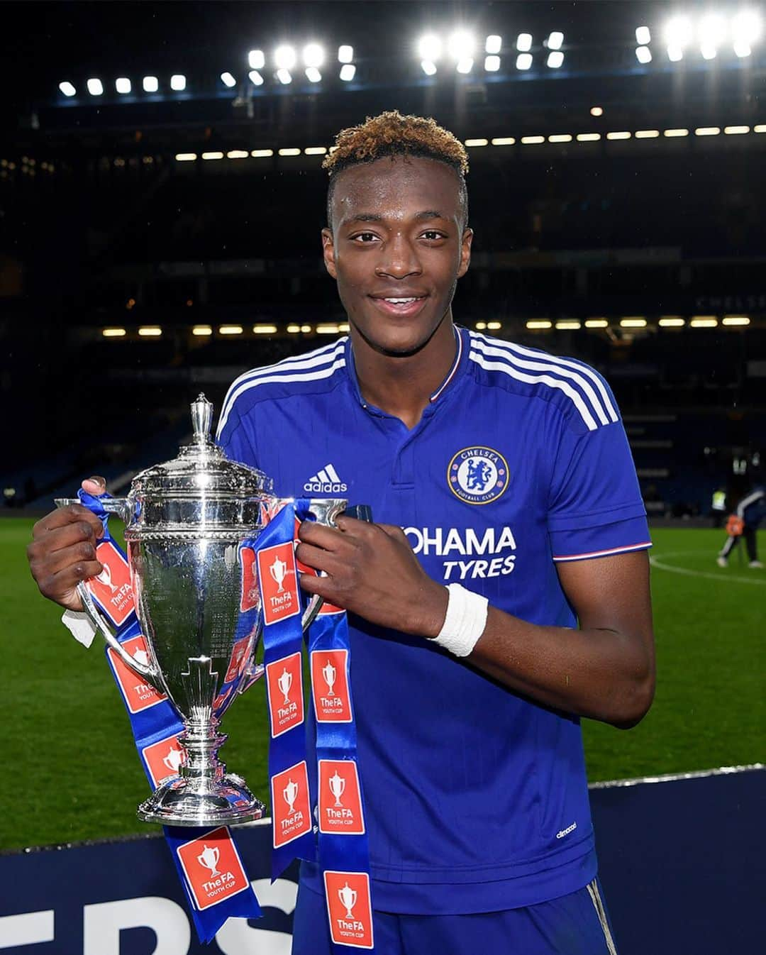 チェルシーFCさんのインスタグラム写真 - (チェルシーFCInstagram)「FA Youth Cup throwback! 🏆⏪ Eight players, four different years, one trophy. 💙 #CFC #Chelsea #CFCArchive」4月28日 19時20分 - chelseafc