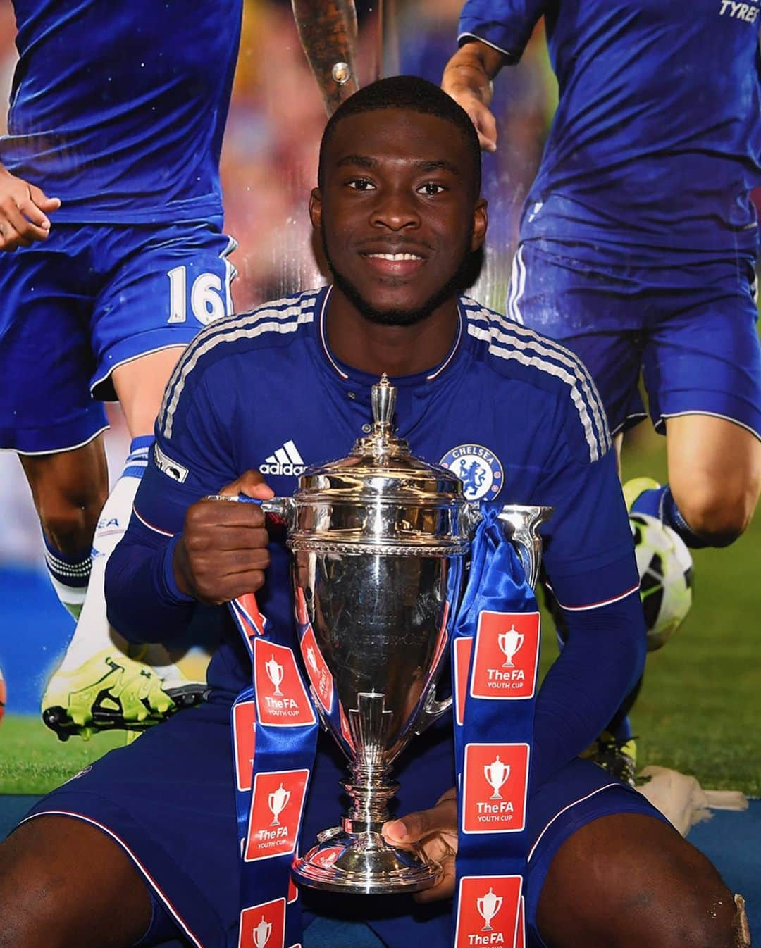 チェルシーFCさんのインスタグラム写真 - (チェルシーFCInstagram)「FA Youth Cup throwback! 🏆⏪ Eight players, four different years, one trophy. 💙 #CFC #Chelsea #CFCArchive」4月28日 19時20分 - chelseafc