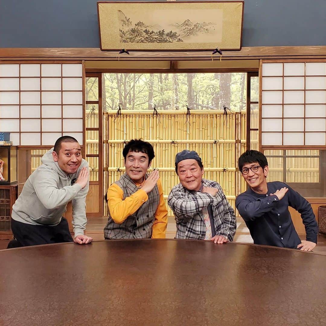 柴田英嗣のインスタグラム：「志村友達  #志村けんさんの友達が来る番組 #初回はやはりこの方々 #なんだかんだアイーン #もしくはダッフンダ #要するにだいじょうぶだぁ！ #見ててくださいね。」