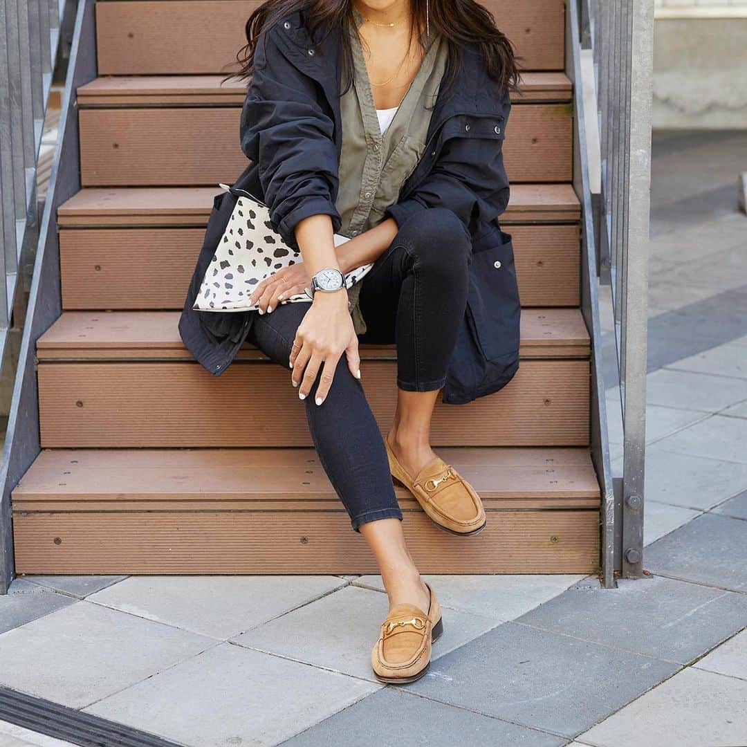 のインスタグラム：「女性らしさを引き立てる、大きめメンズ腕時計❣️シェアウォッチにもおすすめ😘💕 . #Rosemont #ロゼモン #ロゼモンと私 #腕時計くら部 #腕時計コーデ #置き画くら部 #ミニマリスト #おしゃれさんと繋がりたい #アラサー #カメラ女子 #インテリア #北欧デザイン #暮らし #春コーデ #丁寧に暮らす #マイホーム #シンプルな暮らし #インテリア雑貨 #antique #accessories #watch #flatlayoftheday #interiorlovers #ootd #interior_and_living #instafashion #springfashion」