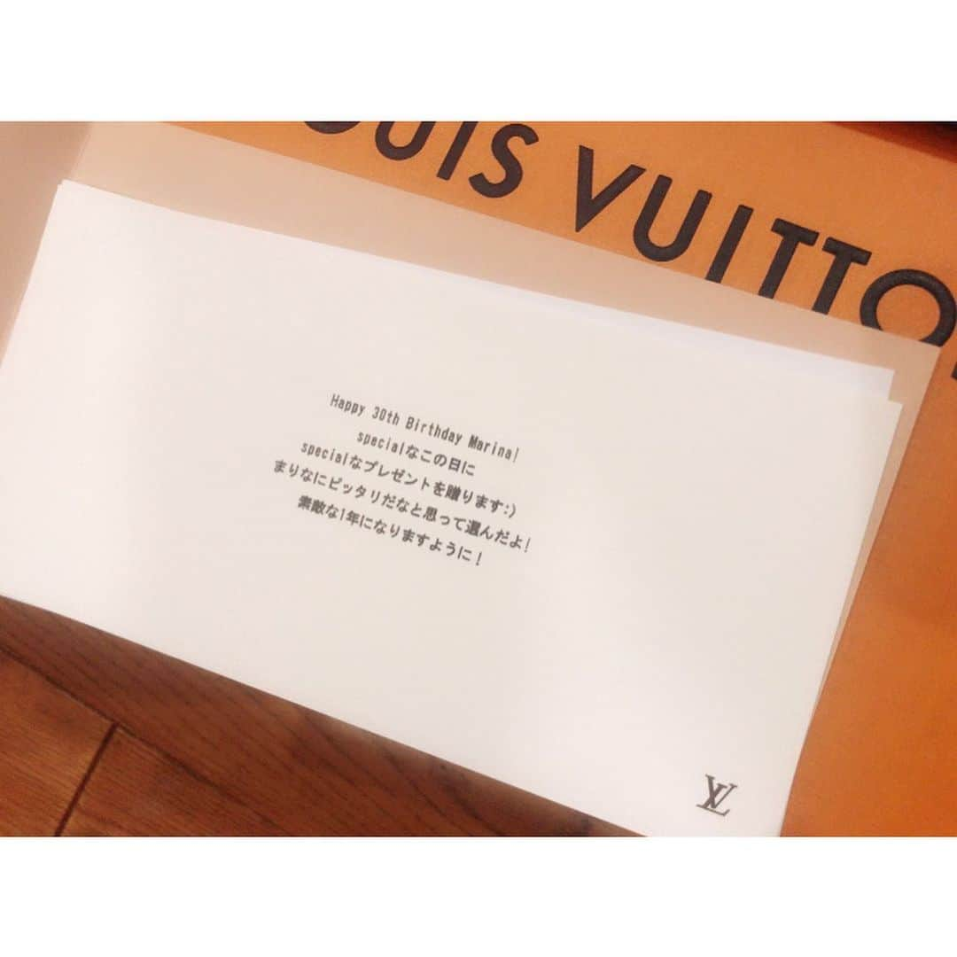 青木茉里奈さんのインスタグラム写真 - (青木茉里奈Instagram)「2020.4.28.Tue🍃 _______________________________________________ 20代を名残惜しんで今日を迎えました🤭w でも、、無事に30歳を迎える事が出来てとても嬉しいです 自粛の日々ですが、一刻も早いコロナ終息の為！みんなで頑張りましょう🤗 そして、この様な日々の中こんなに幸せな気持ちになれているのも、家族を始め本当に皆様のおかげです これからも、もっともっと人として成長出来る様に頑張っていきます✨ コロナが終息したら、お祝いしてください🥺w ・ ・ ・ #30th #birthday  #stayhome  #髪の毛ぼさぼさと素っぴんですみません #🙇‍♀️ #たくさんのお祝いのメッセージ本当にありがとうございます #嬉しいです  #感謝」4月28日 19時47分 - marinaaoki28