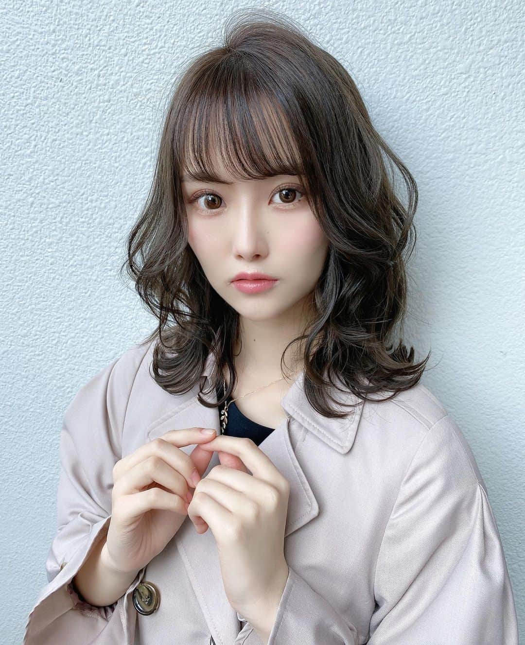 吉田恵美さんのインスタグラム写真 - (吉田恵美Instagram)「髪巻いてお出かけしたいな〜 マツエクも😥」4月28日 20時17分 - _yoshida_megumi