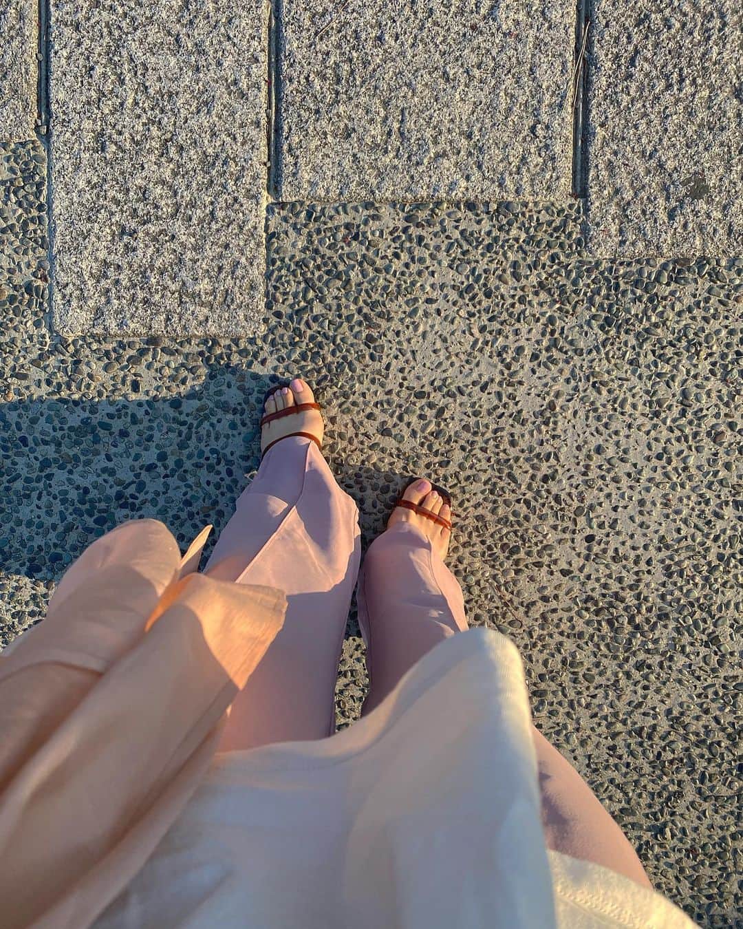 吉田佳菜さんのインスタグラム写真 - (吉田佳菜Instagram)「ㅤㅤㅤㅤㅤㅤㅤㅤㅤㅤㅤㅤㅤ ㅤㅤㅤㅤㅤㅤㅤㅤㅤㅤㅤㅤㅤ 新しい服って身に付けるだけで幸せ💗 早くこれ着てお出かけしたいなぁ🌷 ㅤㅤㅤㅤㅤㅤㅤㅤㅤㅤㅤㅤㅤ PALCLOSETでお買い物してみたけど 届くまでのワクワクも 箱を開けるときのワクワクも 新鮮な経験で嬉しかった♪ ㅤㅤㅤㅤㅤㅤㅤㅤㅤㅤㅤㅤㅤ ㅤㅤㅤㅤㅤㅤㅤㅤㅤㅤㅤㅤㅤ #カラーパンツ #ピンタックフレアパンツ #サンダル #クリアサンダル #kana_chicode #ちわcode #salonbychico #whoswhochico #salonbychico_lucua  ㅤㅤㅤㅤㅤㅤㅤㅤㅤㅤㅤㅤㅤ」4月28日 20時26分 - yshdkana