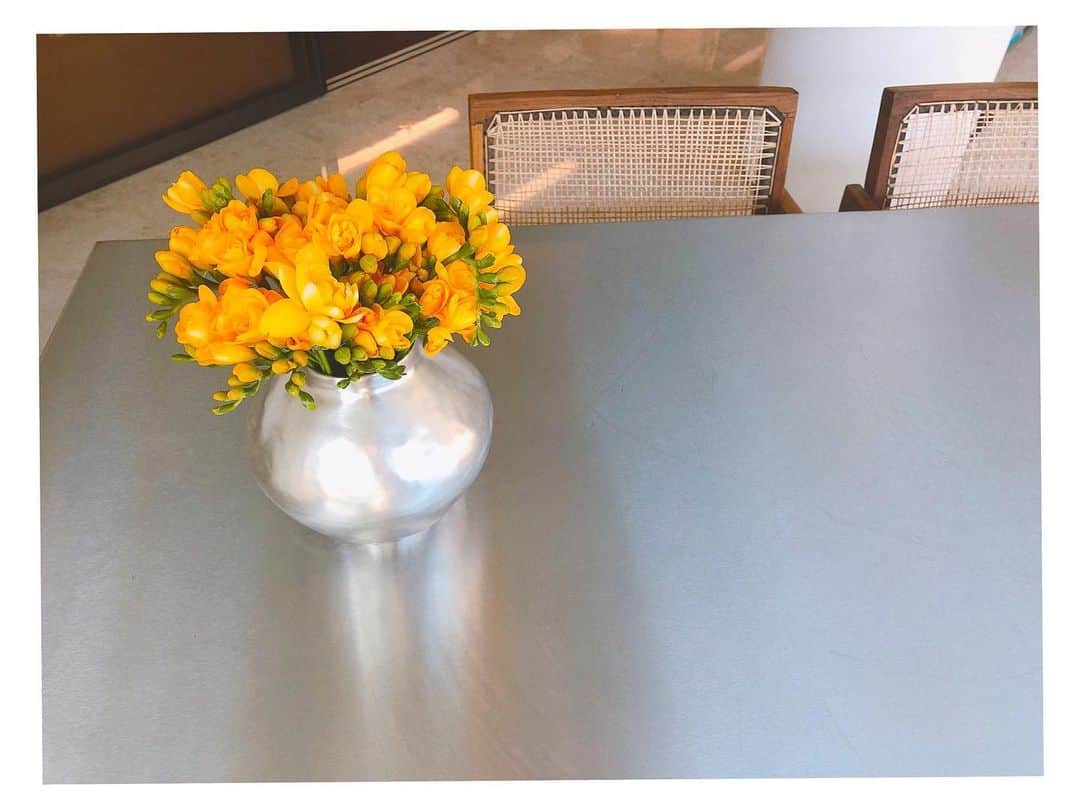 ミン・ヒョリンのインスタグラム：「👋🏻🌼」