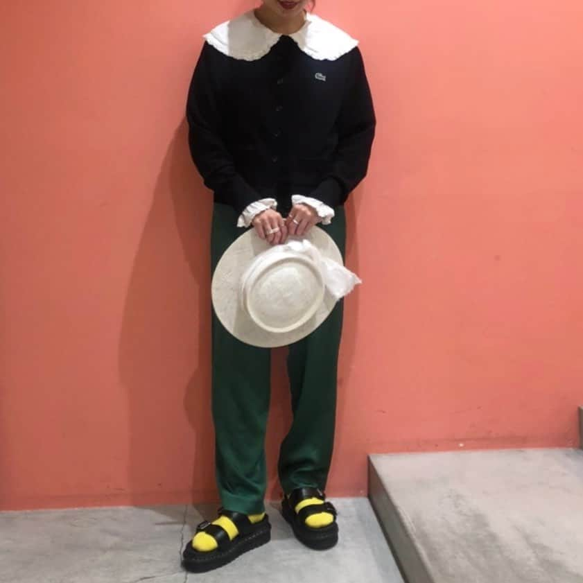 BEAMS WOMEN SHIBUYAさんのインスタグラム写真 - (BEAMS WOMEN SHIBUYAInstagram)「【styling】TOP画面のURLよりご覧下さい。 ﻿ ﻿ －－－－－－－－－－－－－－﻿ いつもご覧頂き誠にありがとうございます。﻿ 4/8〜当面の間、臨時休業とさせて頂いております。﻿ 営業再開の際はInstagram・オフィシャルサイトでもお知らせ致しますので、ご確認くださいませ!﻿ ﻿ オンラインショップでの掲載もございますので、(一部オンラインショップでの掲載が無いアイテムがございます。何卒ご了承くださいませ。)﻿ ぜひ合わせてご覧下さい。﻿ ﻿ ﻿ 少しでもファッションを楽しんで頂けたら幸いです。﻿ TOPページURLより店舗フォロー、スタッフフォロー &お気に入りも宜しくお願い致します！﻿ 皆様ととびきりの笑顔でお会い出来る事を楽しみにしております。 ﻿ －－－－－－－－－－－－－－﻿ ﻿ ☎︎03-3780-5501﻿ #beams#beams_women_shibuya#raybeams#beamsboy#tokyo#ビームス#レイビームス#ビームスボーイ」4月28日 20時42分 - beams_women_shibuya