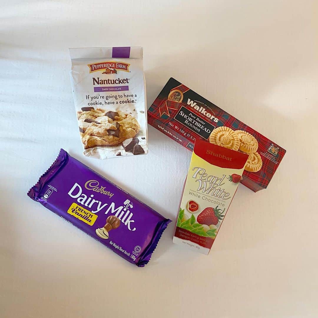 古澤里紗さんのインスタグラム写真 - (古澤里紗Instagram)「マレーシア行った時のスーパーで かったお菓子たち」4月28日 20時44分 - fuuuuu_ri