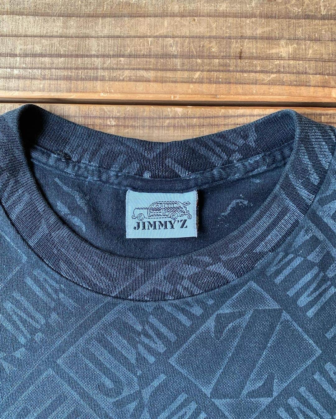 スタンダードカリフォルニアさんのインスタグラム写真 - (スタンダードカリフォルニアInstagram)「「Todays Special」﻿ ﻿ 80s〜90s Vintage JIMMY'Z﻿ コンディション良好◎﻿ 男性はもちろん、女性の方がオーバーサイズで着てもgoodなサイズ感です！！ ﻿ ﻿ ﻿ 着丈:74cm﻿ 身幅:58cm﻿ 肩幅:52cm  Price:¥17,800+tax ﻿ ※お問い合わせはDMで宜しくお願い致します。﻿ ﻿ ※お問い合わせ頂いた順番に対応させて頂きます。 ﻿ #standardcalifornia ﻿ #スタンダードカリフォルニア﻿ #jimmyz﻿ #vintagejimmyz﻿ #80s #90s #oldskate #oldsurf﻿ #vintage #古着 #fashion #ファッション」4月28日 21時26分 - standardcalifornia