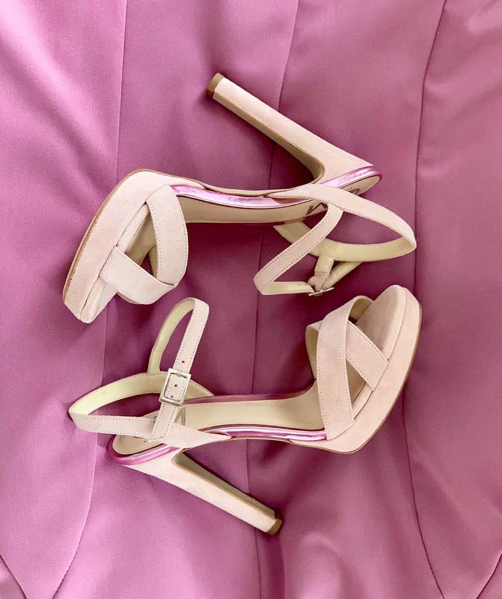 のインスタグラム：「Una vita in rosa 💖! Presto on line @giannimarra_official #madeinitaly #sandals #shoes #pink #nude #suede #heels #highheels #comfortableshoes #onlybeautifulthings #amazing #woman #girl #fashion #love #photooftheday #outfit #cute#platgorm #instafashion #trendy」