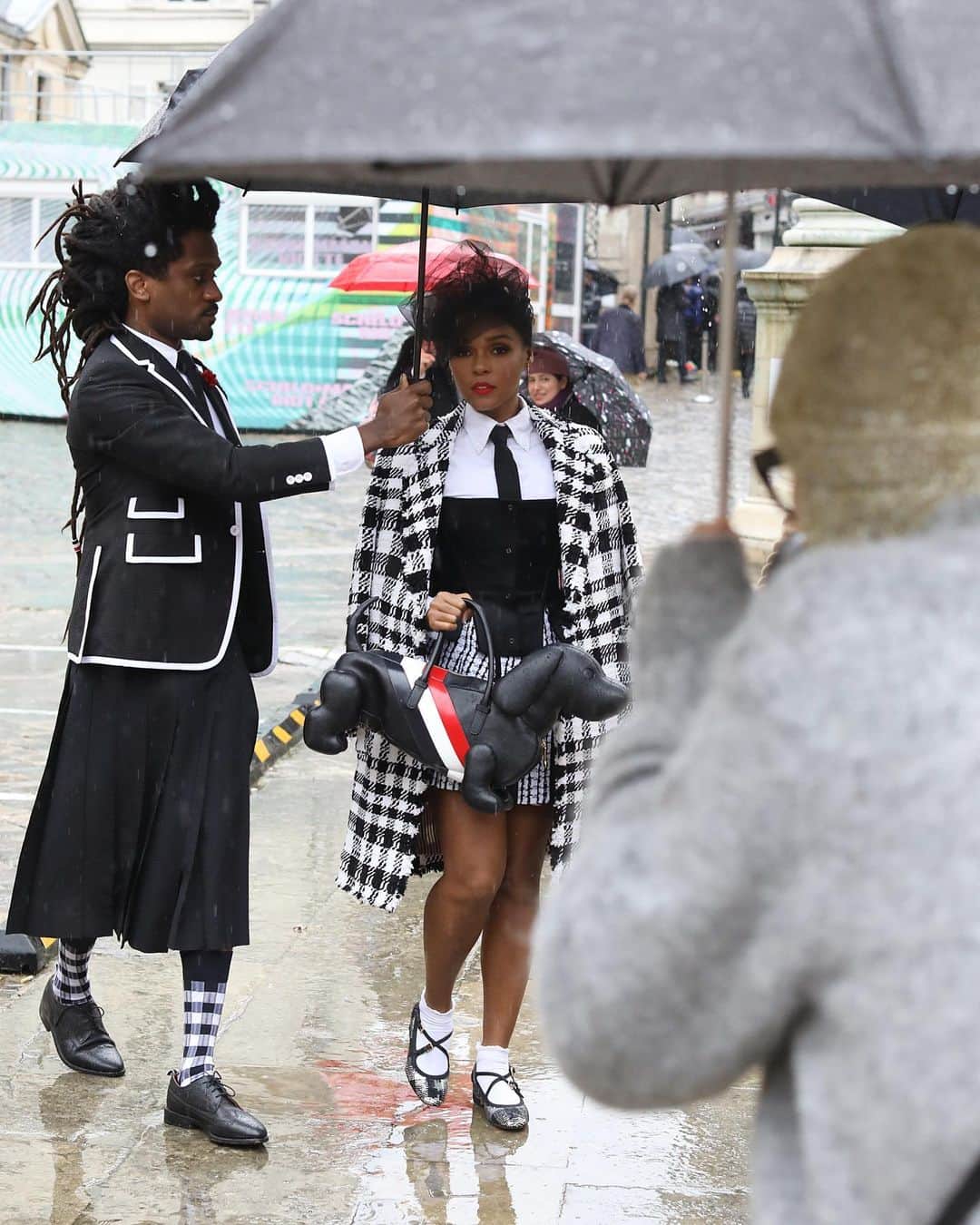 Lee Oliveiraのインスタグラム：「1st March 2019. @janellemonae  Ecole Nationale Supérieure des Beaux-Arts, Paris」