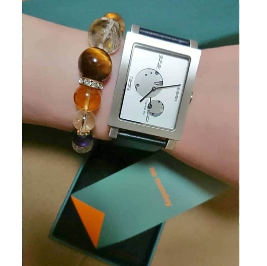 松浦麻里奈さんのインスタグラム写真 - (松浦麻里奈Instagram)「ＮＥＷ watch 「ＮＯ Monday」😁🍒 →→【 @nomonday_jp 】  オープンハート 2つの小さな窓がムーブメントっ😊♬ お洒落～Σ(,,ºΔº,,*) . どんなコーディネートでも、 バッチリ時計の存在を 醸し出してくれるわ(๑•̀ㅂ•́)و✧ . . 🍁デザインコンセプトは、 『毎週やってくる月曜日に 象徴されるような退屈だけじゃない人生。 また楽しい週末に向けて1週間が充実した毎日を過ごす』 .  @nomonday_jp 10%OFF 割引↑クーポンコード配布中  コードは『 ay1140130 』 💙💚💛💜💝💖 .  #ノーマンデー #monday #NoMonday #時計 #時計好き #腕時計くら部 #オープンハート #手元倶楽部 #腕時計 #シンプル #時計写真 #watchlover #watchcollector #watches #awesome #girl #watch #photo #picture #photography #pr #flower #休日 #LIFE #ファッション #fashion #fashiongram #watches #holiday #fanny」4月28日 21時40分 - ay114.831m