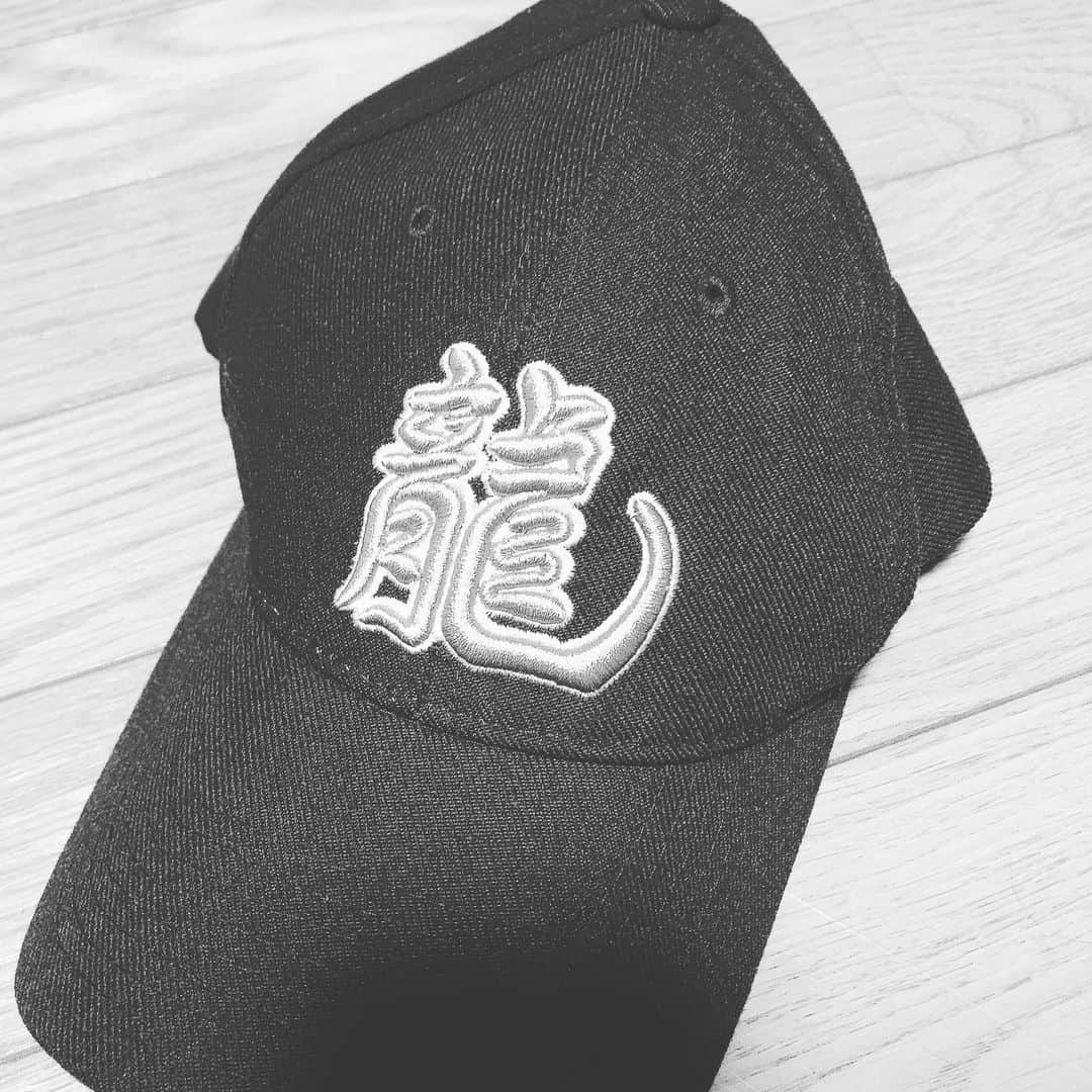 澤田龍一のインスタグラム：「俺小さい頃こんな自己紹介帽子被ってた…？自己紹介帽子とは？？」