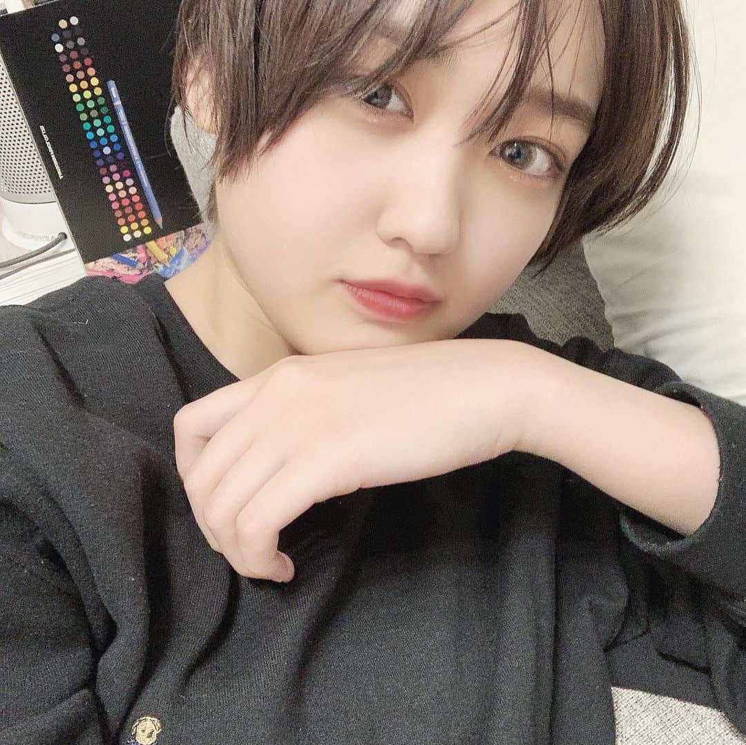 前田美月のインスタグラム：「髪の毛を切りまして。。🕊 . . . #ショートヘア #ショートカット」