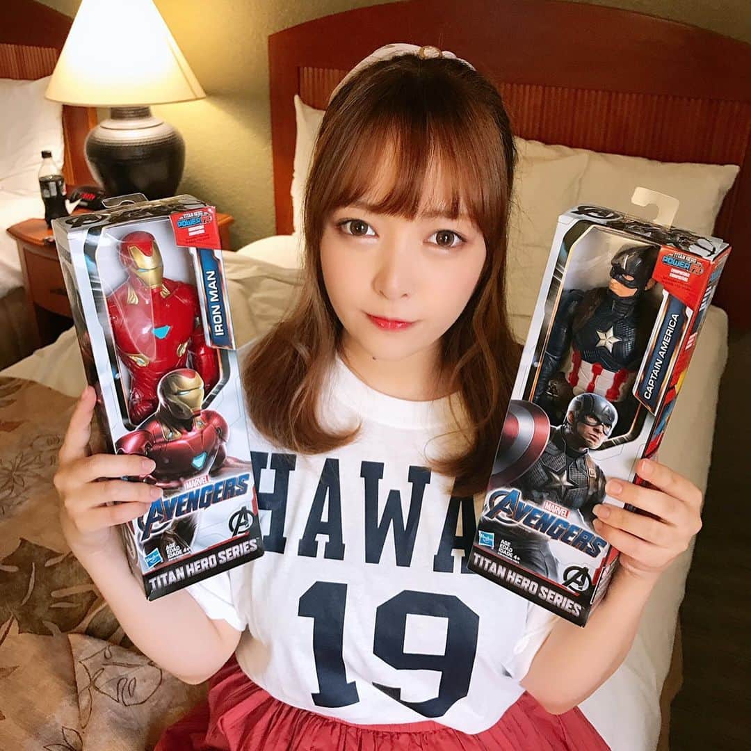 椎名あつみのインスタグラム：「あまりにも自撮りが ないからハワイシリーズ またのせちゃおー☺️🦖🦖 はやくまたいきたいなー🥺❤️❤️ 英語ぺらぺらになりたいから 英語の練習のアプリとったんだー！ もう3ヶ月くらいひらいてない🥺  ずーっとうみみながら 音楽きいてたいなー🥺！！ YouTubeで海とかの 映像みよーっと🥺🥺 #ハワイ  #ハワイ旅行  #アベンジャーズ」