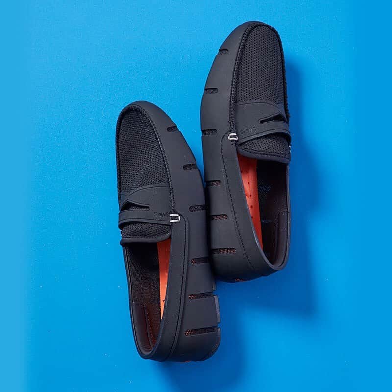 スイムズのインスタグラム：「Our best-selling penny loafer not only looks good, it is antimicrobial for a style that is both sleek and smart. #antimicrobial #machinewashable #swims」