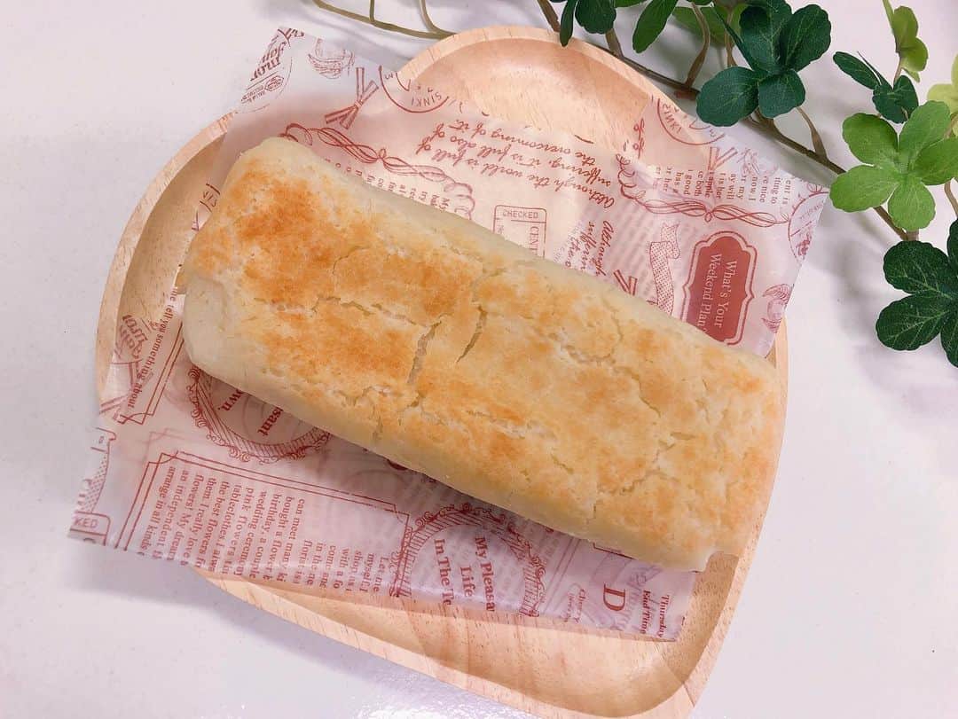 南まりかさんのインスタグラム写真 - (南まりかInstagram)「. グルテンフリーのお米パン🍞 生のお米から作ったので、モッチモチ👍  娘も喜んで食べておりました( *´꒫`)♪. . お米パン色々作れるようになりたいなぁ🤔  #お米パン #グルテンフリー #モッチモチ  #生のお米をパンに変える魔法のレシピ」4月28日 22時43分 - marica_minami