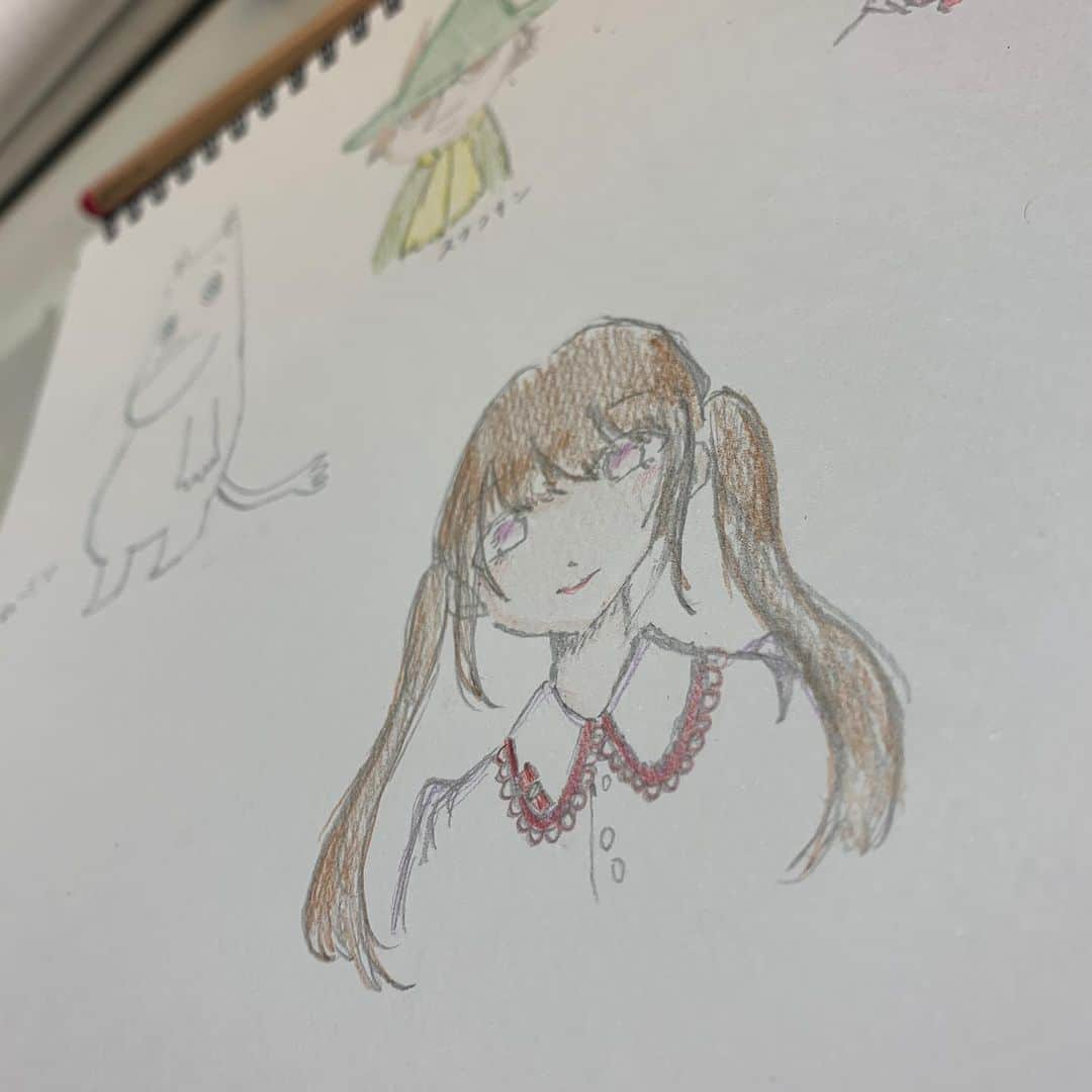 高岡薫さんのインスタグラム写真 - (高岡薫Instagram)「一日一絵どころか2つ3つくらい絵を描いてますけどSHOWROOMで決定したムーミンとスナフキンです！(2枚目)なんかめっちゃみながら描いた🎨  #るんばの一日一絵」4月28日 23時06分 - kaorumba1129