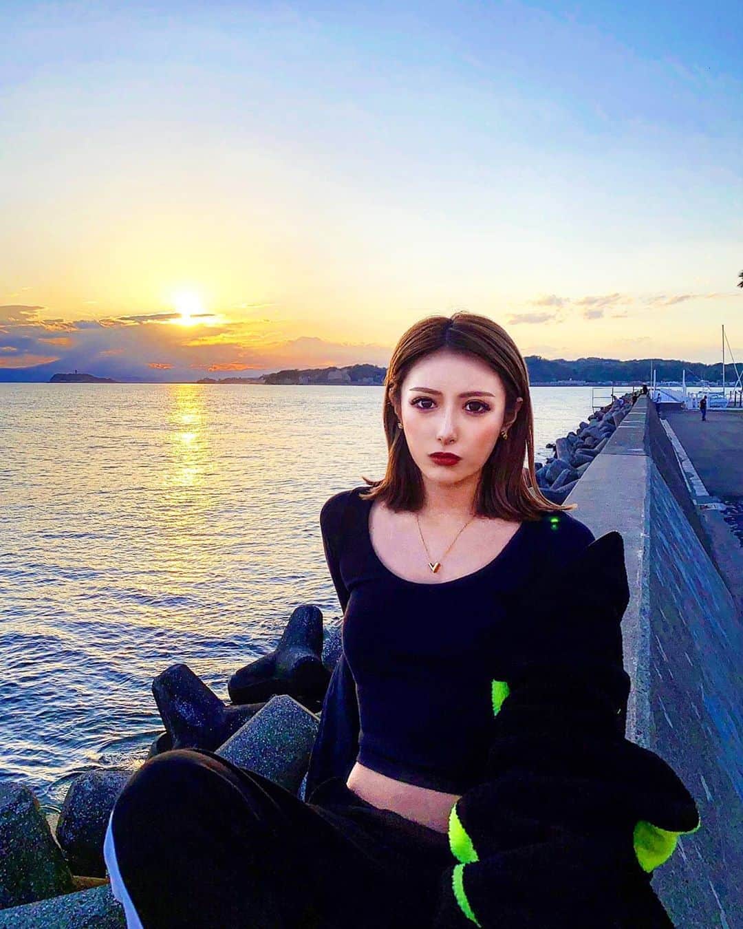 甲村仁絵さんのインスタグラム写真 甲村仁絵instagram 将来は旦那や子供と海の近くに住んで毎日sunsetを見ながら1日を振り返る生活をする または 月一で南国に行く が落ち着いたら 暖かくて海のある場所に行きたいな いっぱい泳ぎたい