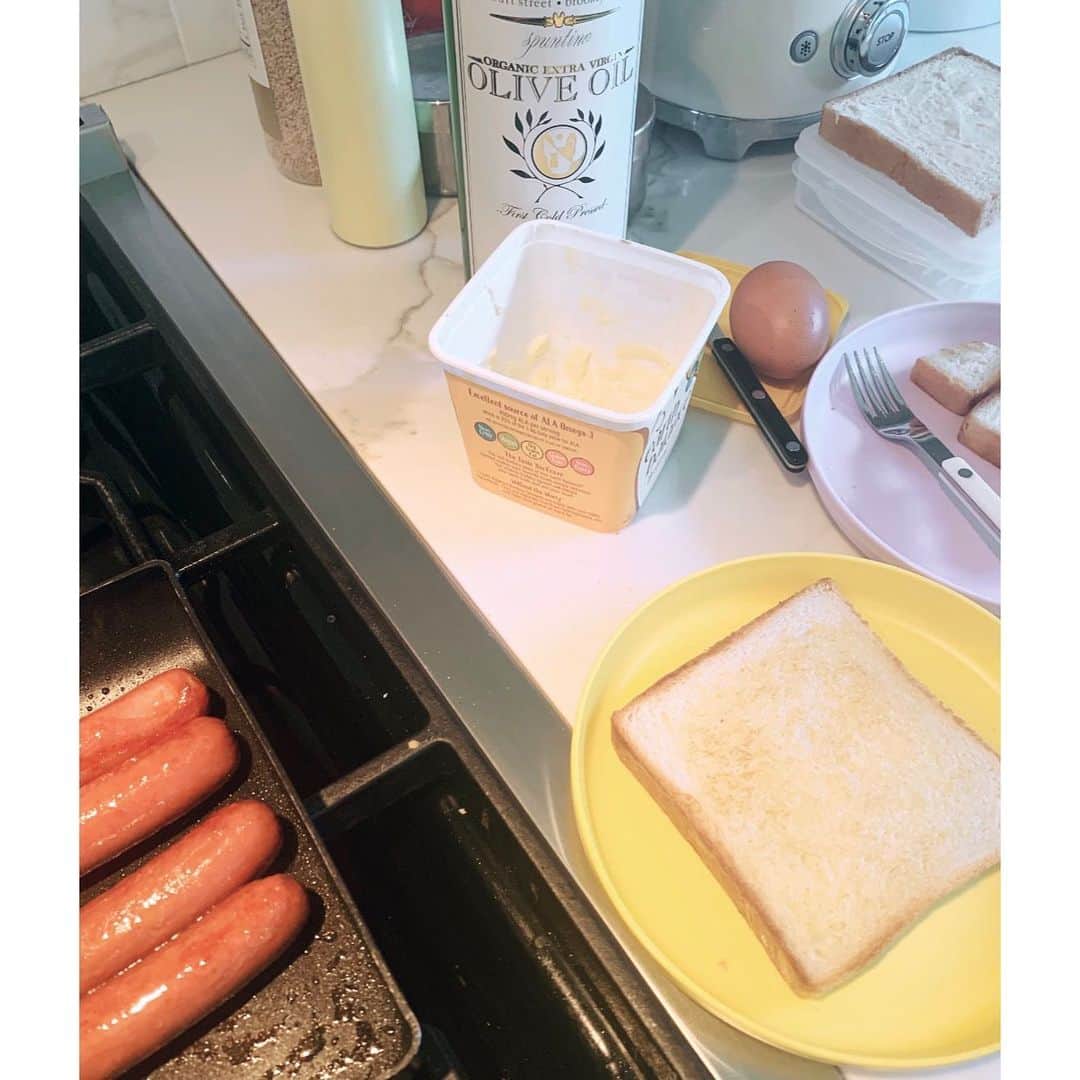 ソン・テヨンさんのインスタグラム写真 - (ソン・テヨンInstagram)「: 운동도 해보고.. 밖도 내다보며... 먹거리를 찾는 나는 오늘도... 잘 보낸거 같아요. 좋은 꿈 꾸세요♥(Good night^^)」4月28日 23時27分 - sontaeyoung_official