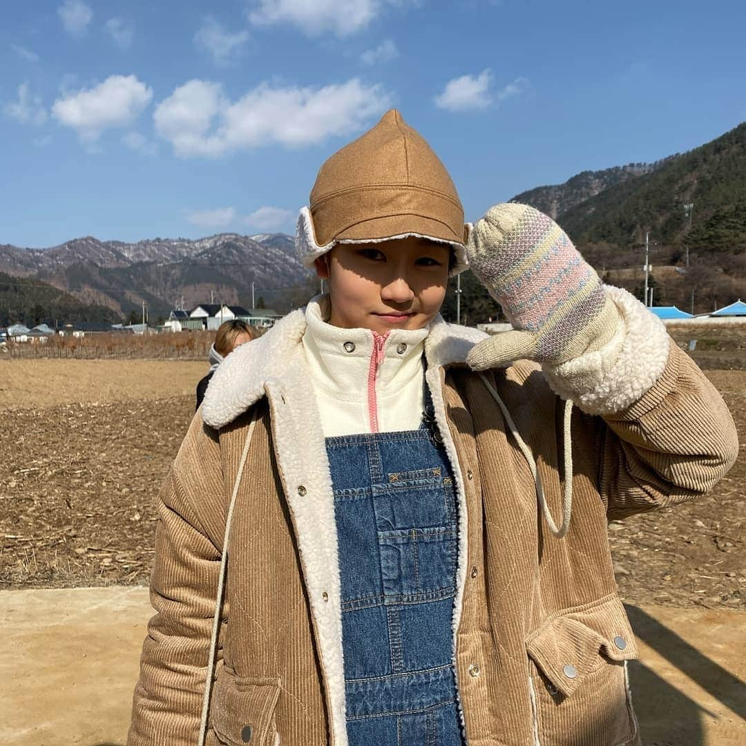 キム・ファニさんのインスタグラム写真 - (キム・ファニInstagram)「의상 연결 사진❣ 월화에 맨날 보던 날찾아가 그리워욜ㄹ...☁️」4月29日 10時30分 - veselost_.k