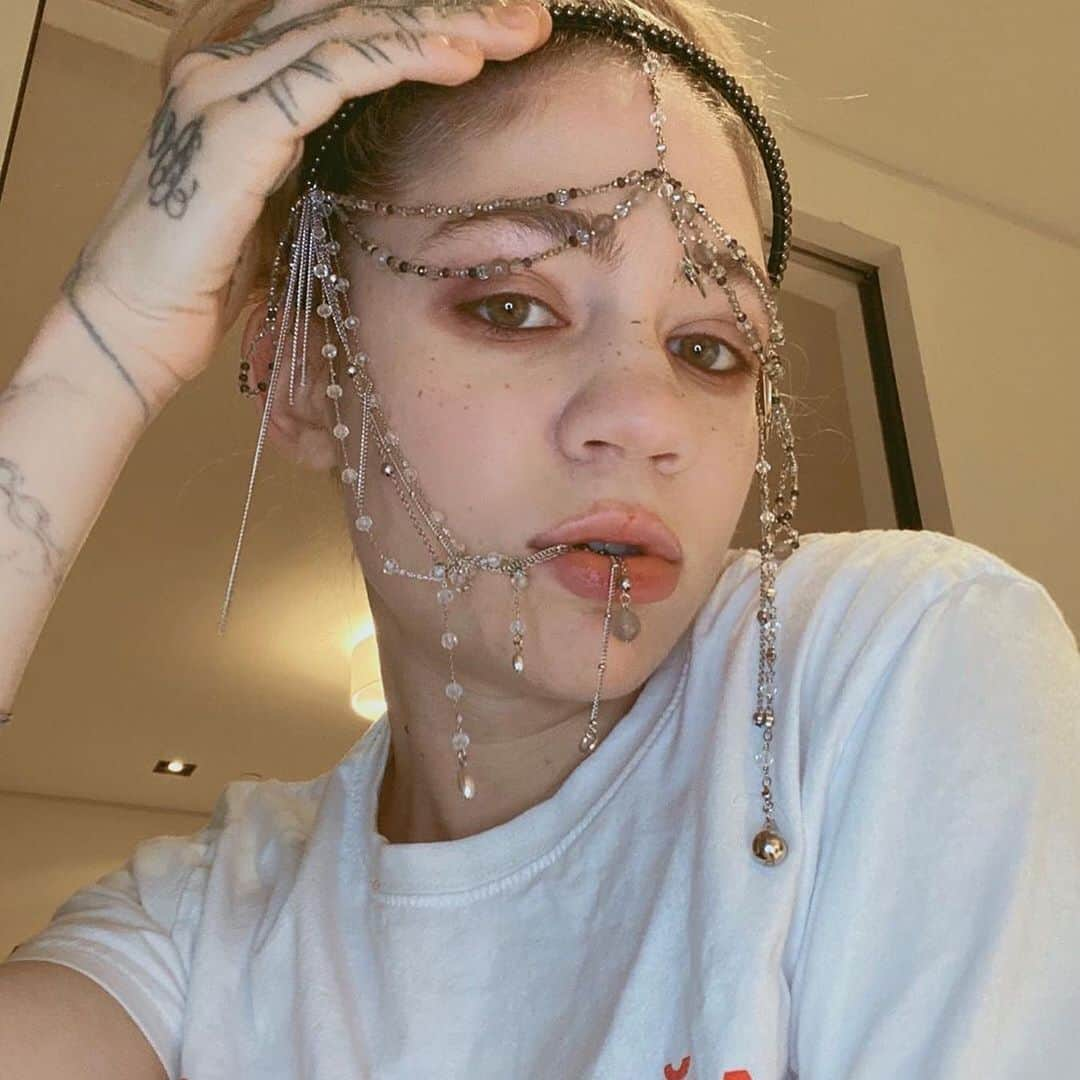 HYEIN SEOさんのインスタグラム写真 - (HYEIN SEOInstagram)「Sirens headpiece on Inspiration of Sirens @grimes」4月29日 10時31分 - hyeinantwerp