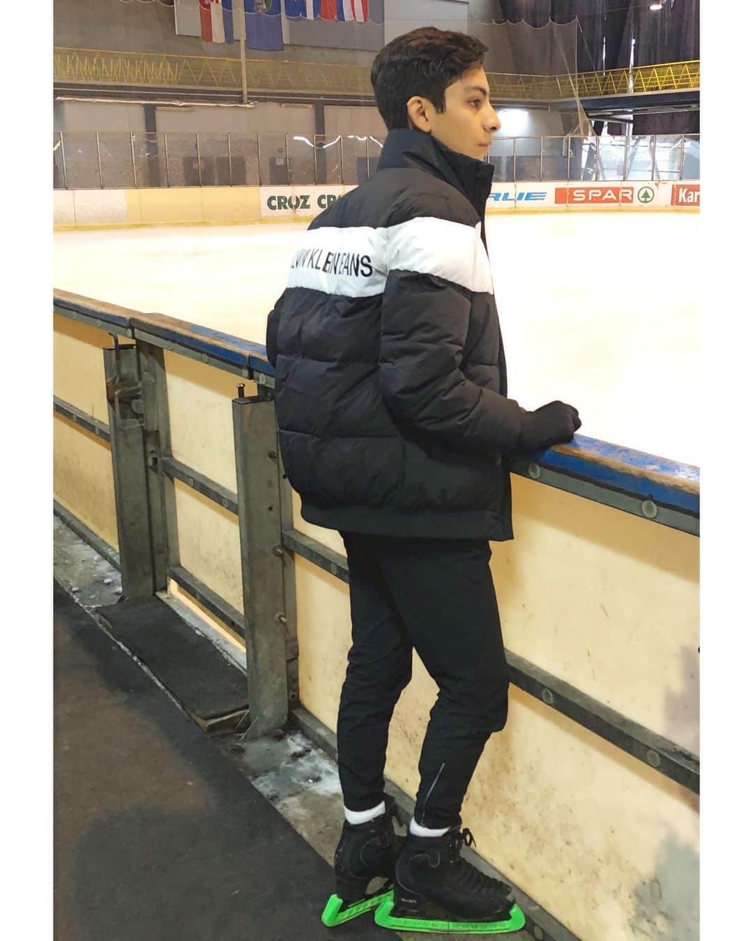 Donovan Carrillo Suazoのインスタグラム：「I miss skating.  I hope everyone it’s doing well during this quarantine, let’s stay home and stay strong. #mycalvins  #stayhome  #quedateencasa」