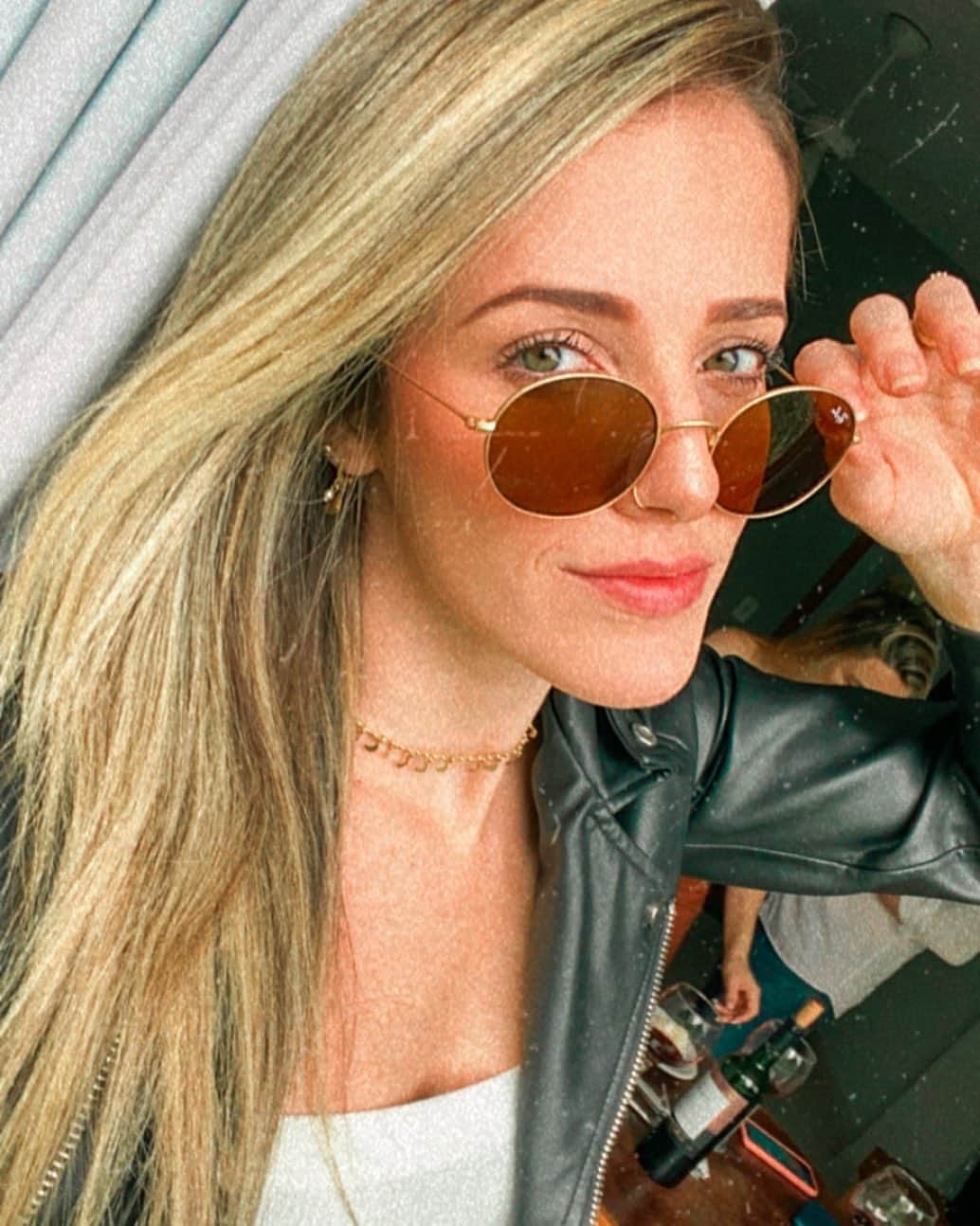 ナターリア・ガウジオのインスタグラム：「Ela tem mil fases e infinitas formas de ser ela... ✨🥰🙏🏻🌹🍃❤️ #phases #selfie #love #happiness #peace #eyes #feelings」