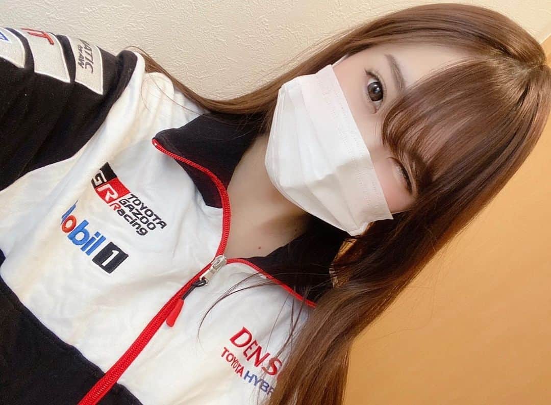 武田美憂さんのインスタグラム写真 - (武田美憂Instagram)「. 本日14時からは【TOYOTA GAZOO Racing e-Motorsports Fes】✨ . 39号車からヘイキ選手、中山選手が出場！そして解説は脇阪寿一監督🦉✨ 13名のTGRドライバーが自宅から生出演し、トークしながらグランツーリスモでレースを魅せてくれます🎮💙 みんなでお家観戦しましょ🏎 . チャンネルはToyotaGazooRacingの YouTube公式アカウントまで💙 . #DENSO #KOBELCO #ヘイキコバライネン #中山雄一 #脇阪寿一 #SUPERGT #TOYOTA #Supra #ToyotaGazooRacing #レースクイーン #自撮り  #セルカ #selca #StayHome #お家で過ごそう」4月29日 9時52分 - takedamiyu_