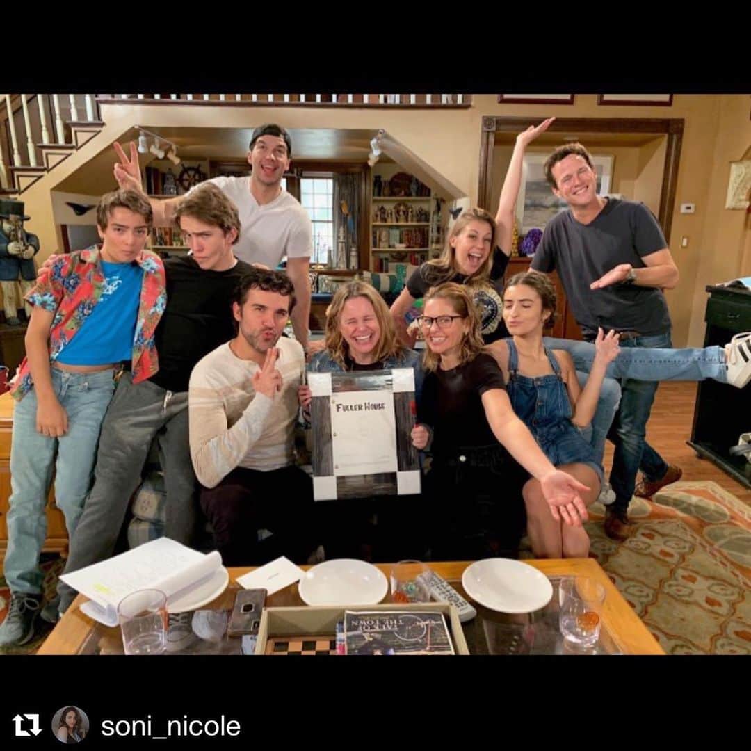 アンドリア・バーバーのインスタグラム：「JUNE 2nd! Join us for our final farewell! ❤️🏡 #Repost @soni_nicole ・・・ good things come to those who wait!! MARK YOUR CALENDARS! 🗓 June 2nd will finally be the day Part 2 of our final season will air! We know you all have been desperate to see it and we hope it won’t disappoint. ❤️」