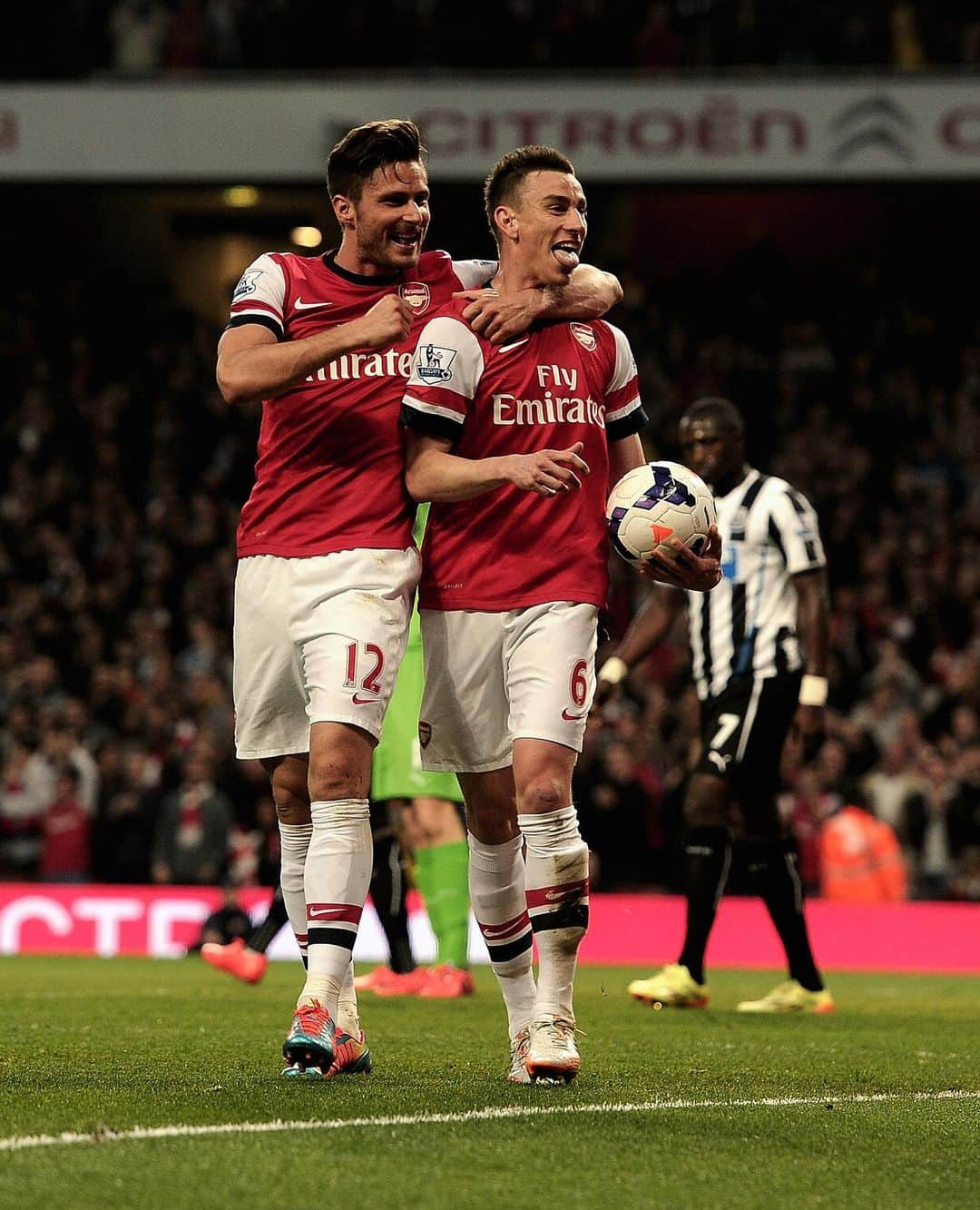 アーセナルFCさんのインスタグラム写真 - (アーセナルFCInstagram)「🗓 #onthisday in 2014... captain Arteta leads us to a 3-0 win over Newcastle⁠⠀ ⁠⠀ 26' ⚽️ Koscielny⁠⠀ 42' ⚽️ Ozil⁠⠀ 66' ⚽️ Giroud⁠⠀ ⁠⠀ #Arsenal #premierleague #AFC」4月29日 1時56分 - arsenal