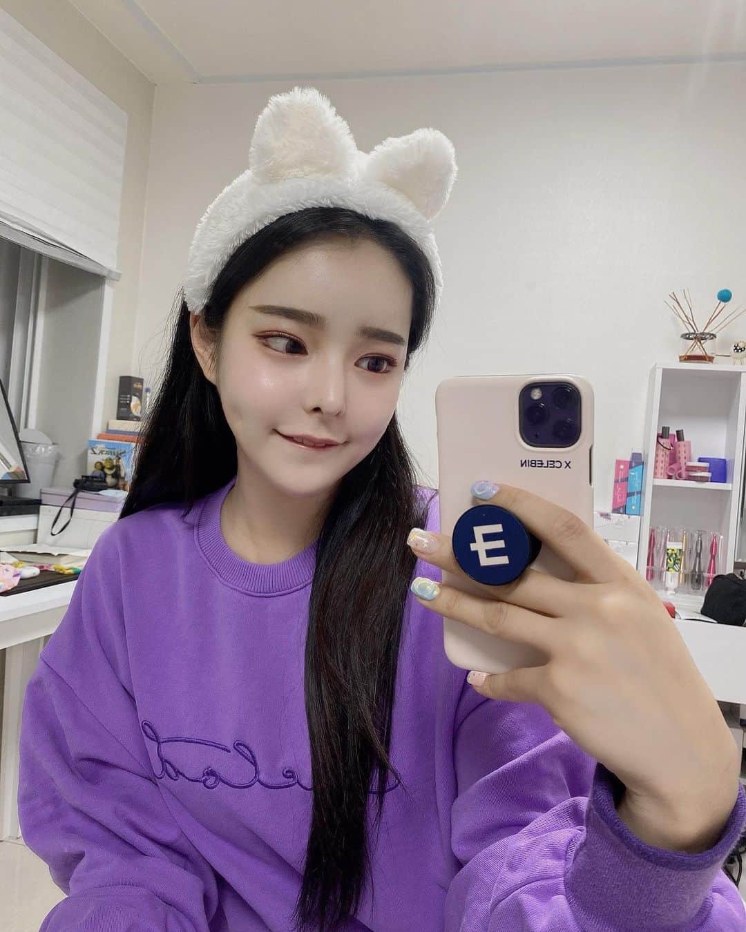 ダユンさんのインスタグラム写真 - (ダユンInstagram)「우리 나름언니가 선물해준 률투맨  어쩜 이렇게 색도 핏도 잘 뽑아?💜 삼일간 회색 보라색 번갈아가면서 이것만 입은 듯  라방에서도 스토리에도 계속 나온 이유가 있어요  엄청 편하고 핏이 여리여리 예뻐 언니 고마워 🙆🏻‍♀️🙆🏻‍♀️♥️ 사랑해  @nareum_tv」4月29日 2時01分 - 2__yun__2