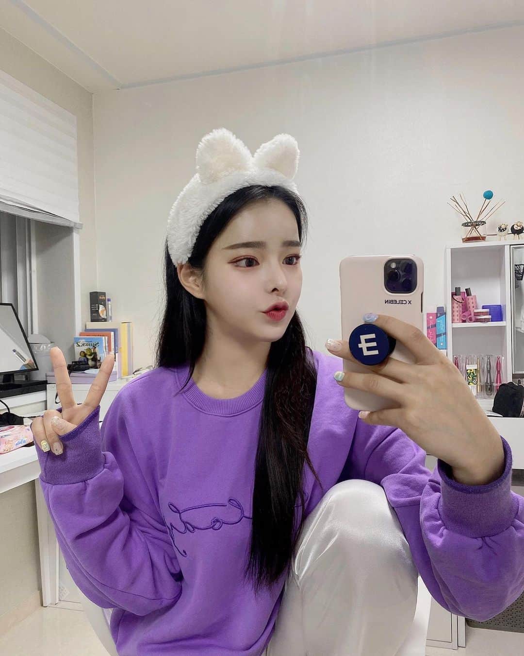 ダユンさんのインスタグラム写真 - (ダユンInstagram)「우리 나름언니가 선물해준 률투맨  어쩜 이렇게 색도 핏도 잘 뽑아?💜 삼일간 회색 보라색 번갈아가면서 이것만 입은 듯  라방에서도 스토리에도 계속 나온 이유가 있어요  엄청 편하고 핏이 여리여리 예뻐 언니 고마워 🙆🏻‍♀️🙆🏻‍♀️♥️ 사랑해  @nareum_tv」4月29日 2時01分 - 2__yun__2