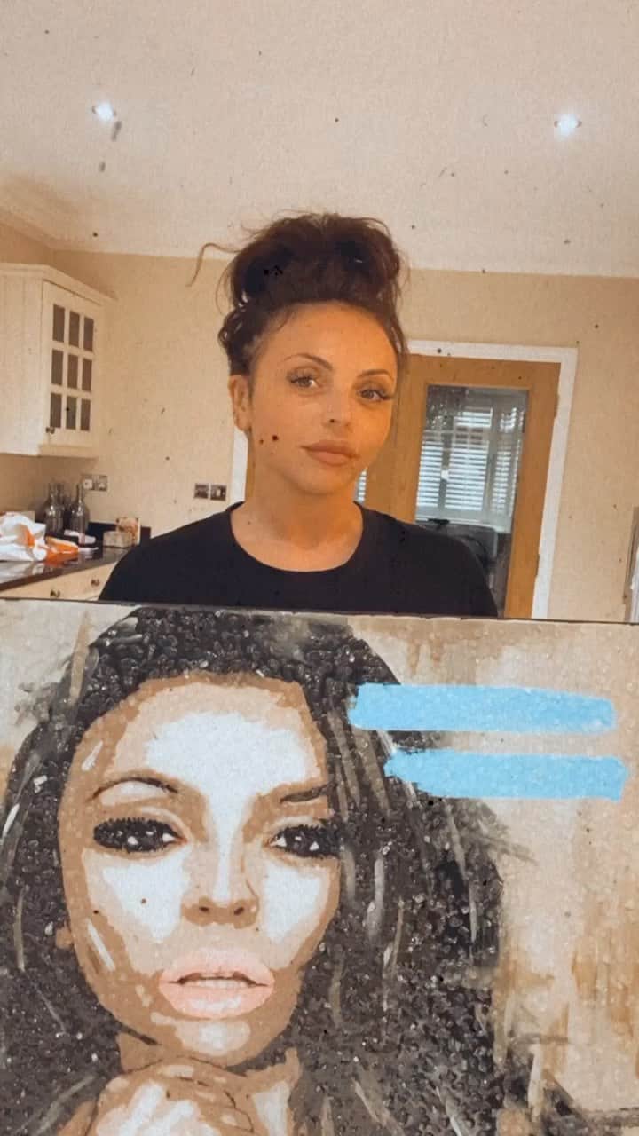 ジェシー・ネルソンのインスタグラム：「Cannot believe this finally came today it’s blown my mind I’m a very lucky girl! Thank you so much to the very talented @artistweza you smashed it ❤️」