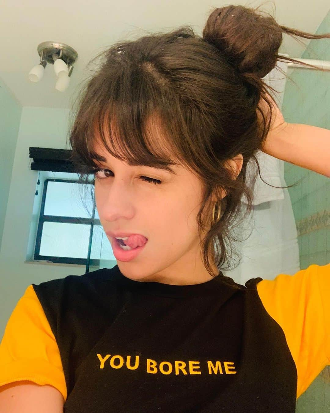 カミラ・カベロさんのインスタグラム写真 - (カミラ・カベロInstagram)「you don’t actually bore me I would never say that I think you’re awesome!!!!!!!!!!!」4月29日 4時08分 - camila_cabello