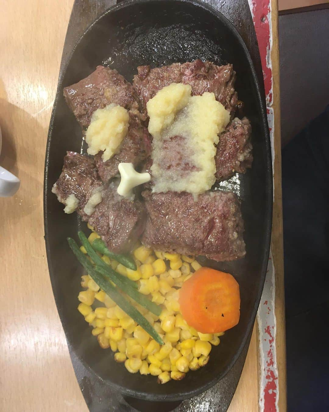 福山理子さんのインスタグラム写真 - (福山理子Instagram)「下町お肉  真ん中のお店は普通  #ミスターデンジャー #ホルモンスタジアム #浅草焼肉 #鈴木忠男 #2019」4月29日 4時12分 - rikofukuyama