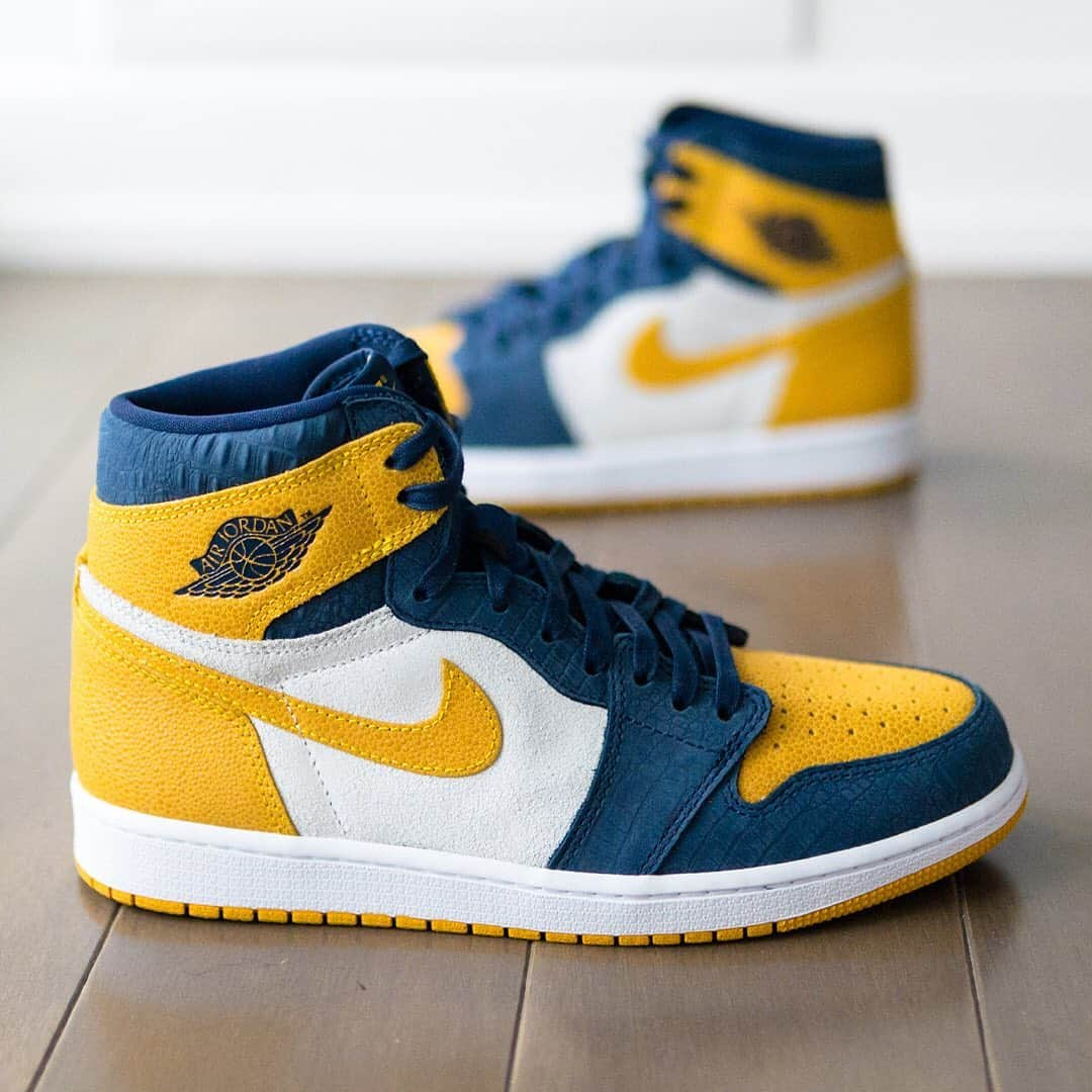 HYPEBEASTさんのインスタグラム写真 - (HYPEBEASTInstagram)「@hypebeastkicks: The Michigan Wolverines (@uofmichigan) have received an exclusive Air Jordan 1 PE. The silhouette sports the recognizable navy and maize color scheme and features details like yellow stingray leather, shaggy suede, and rich navy croc leather while the Michigan M logo replaces the standard @nike Air graphic on the left shoe’s tongue tag. Take a detailed look at the gallery.⁠⠀ Photo: @englishsole」4月29日 4時22分 - hypebeast