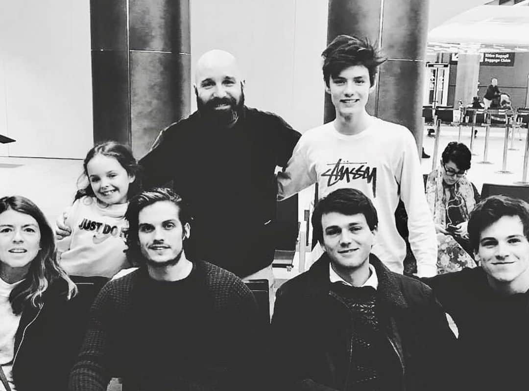 ダニエル・シャーマンのインスタグラム：「Ok, I know it’s tough times for everyone but I hope on Friday May 1st you watch these spectacular actors @gracemayoleary @johnnyharris @jacobdudman @ballumcake @louispartridge_ .  Best family and fellow players you could ever have. @mediciseries on Netflix.」