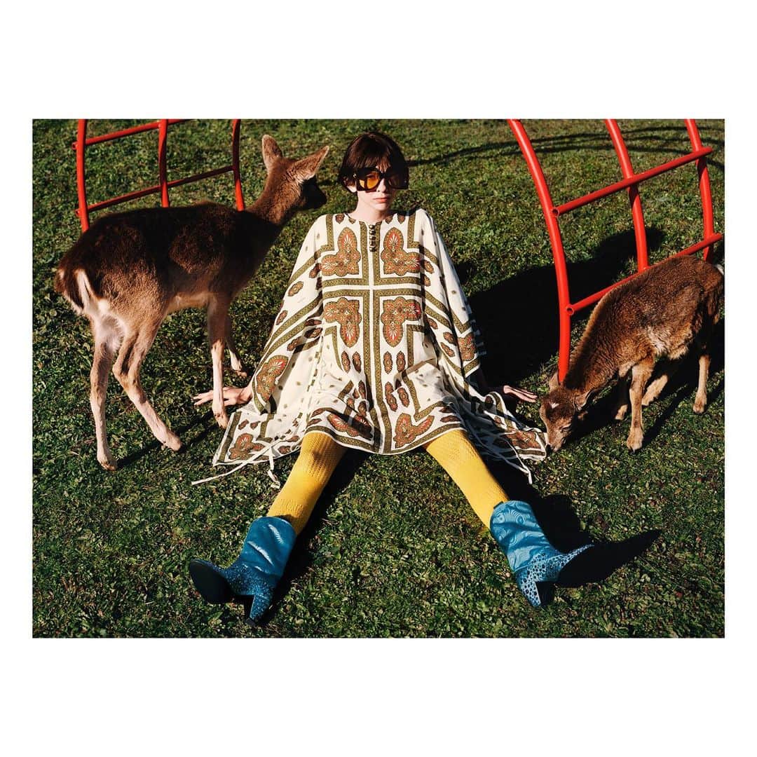のインスタグラム：「In a child’s world, any pet can be a best friend. This is the premise for the new #GucciPreFall20 #SoDeerToMe campaign. Discover more through link in bio. @alessandro_michele #AlessandroMichele In February this year, Gucci partnered with The @lionssharefund, which raises funds to protect endangered species and their natural habitats. The House donates 0.5% of its media spend to The #LionsShare Fund every time an animal is featured in its advertisements.」