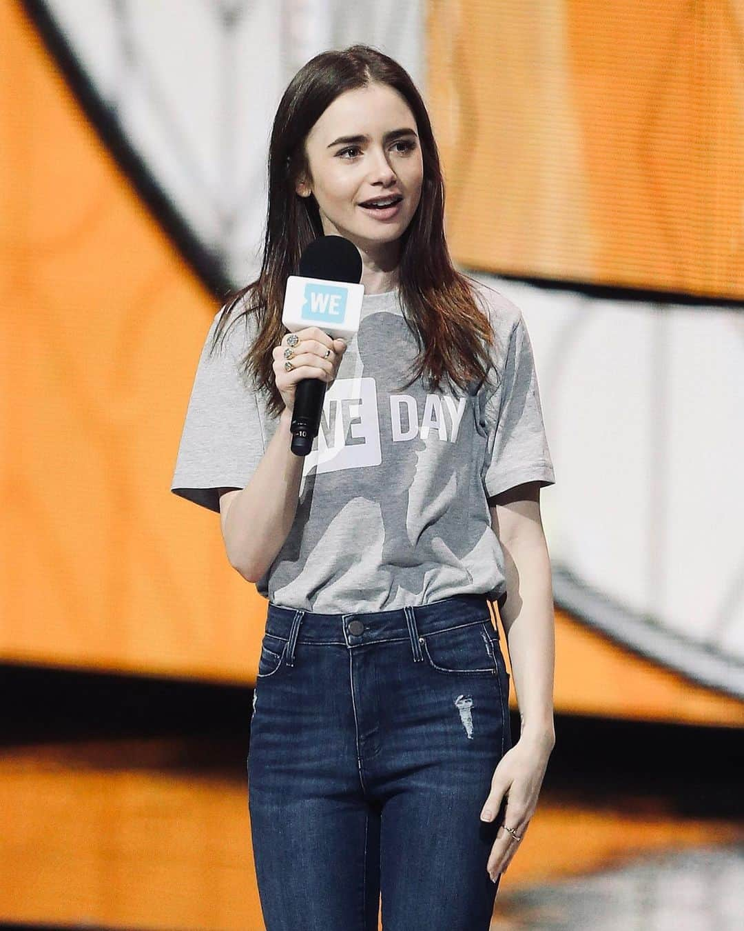 リリー・コリンズさんのインスタグラム写真 - (リリー・コリンズInstagram)「I’m so excited to be back again this year to support and speak on behalf of #WEDAY. Things are definitely going to be different this time around... as we’re trading the big stages in for our computer screens. But, if I’ve learned anything from being part of the @wemovement family over the years, it’s that we always stick together and lift each other up, against all odds. Please join me as I host one of their WE School Live tomorrow at 10am PST with a couple special guests. I have something special and close to my heart to read for you guys too! I’m thrilled that we’re keeping this going despite the circumstances and as always, I’m honored to be part of the WE movement...」4月29日 6時25分 - lilyjcollins